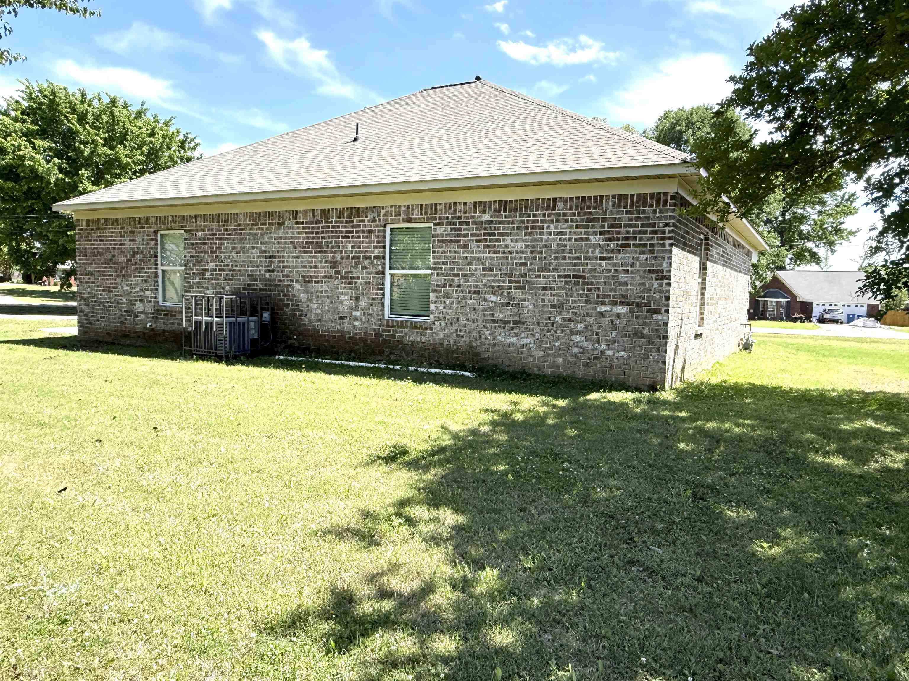90 Squires Grove Dr Property Photo 9