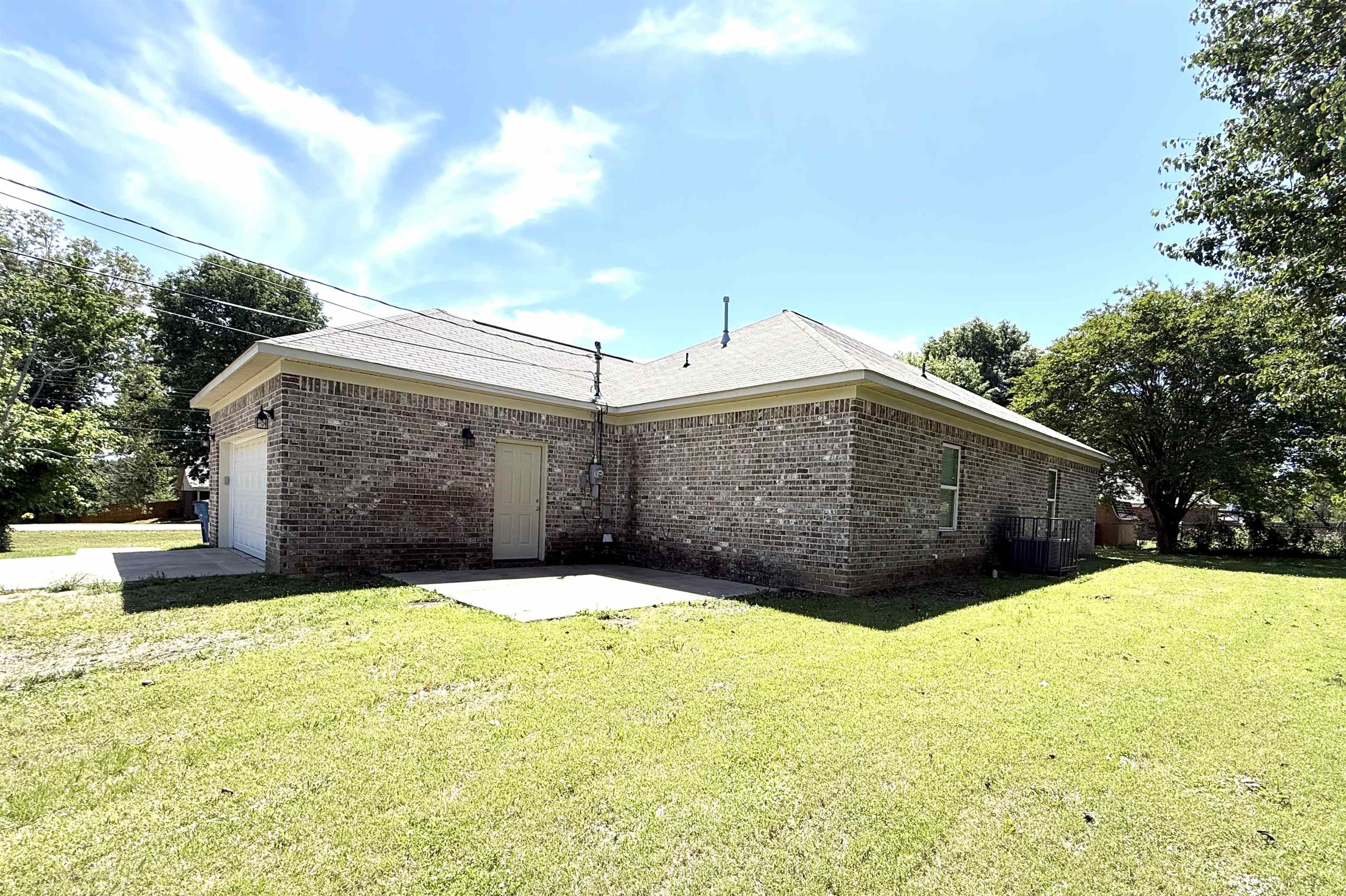 90 Squires Grove Dr Property Photo 10