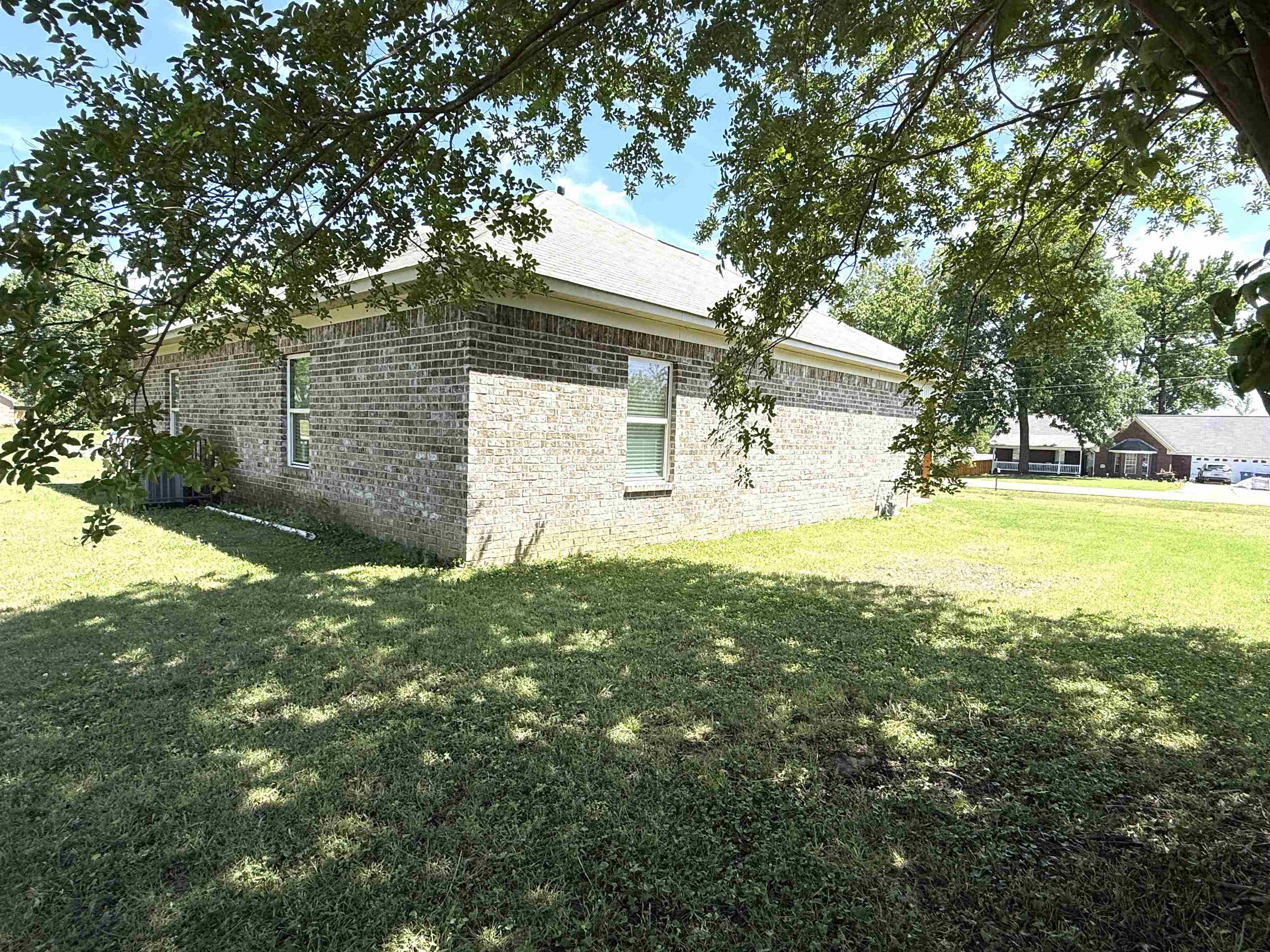 90 Squires Grove Dr Property Photo 11