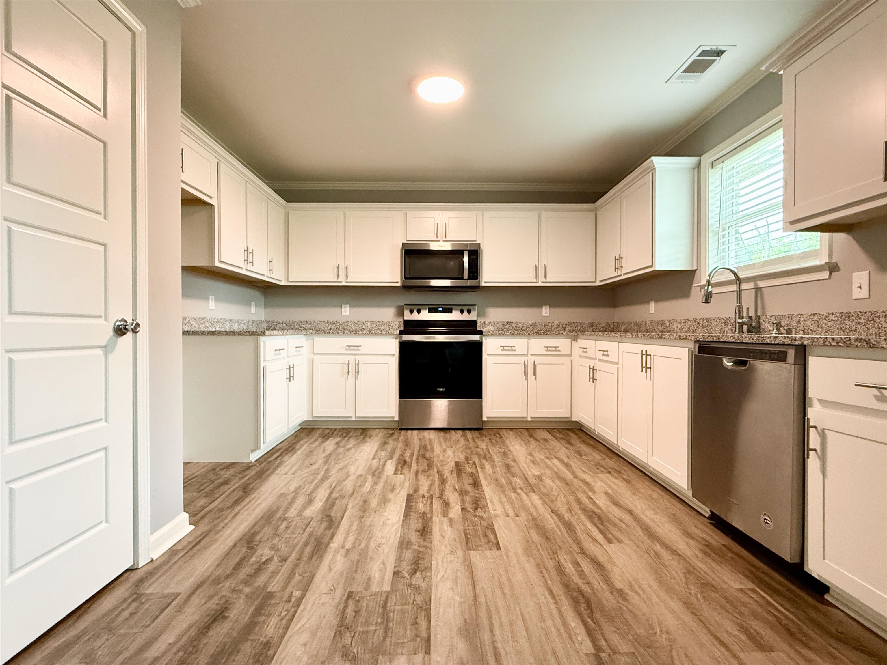 90 Squires Grove Dr Property Photo 13