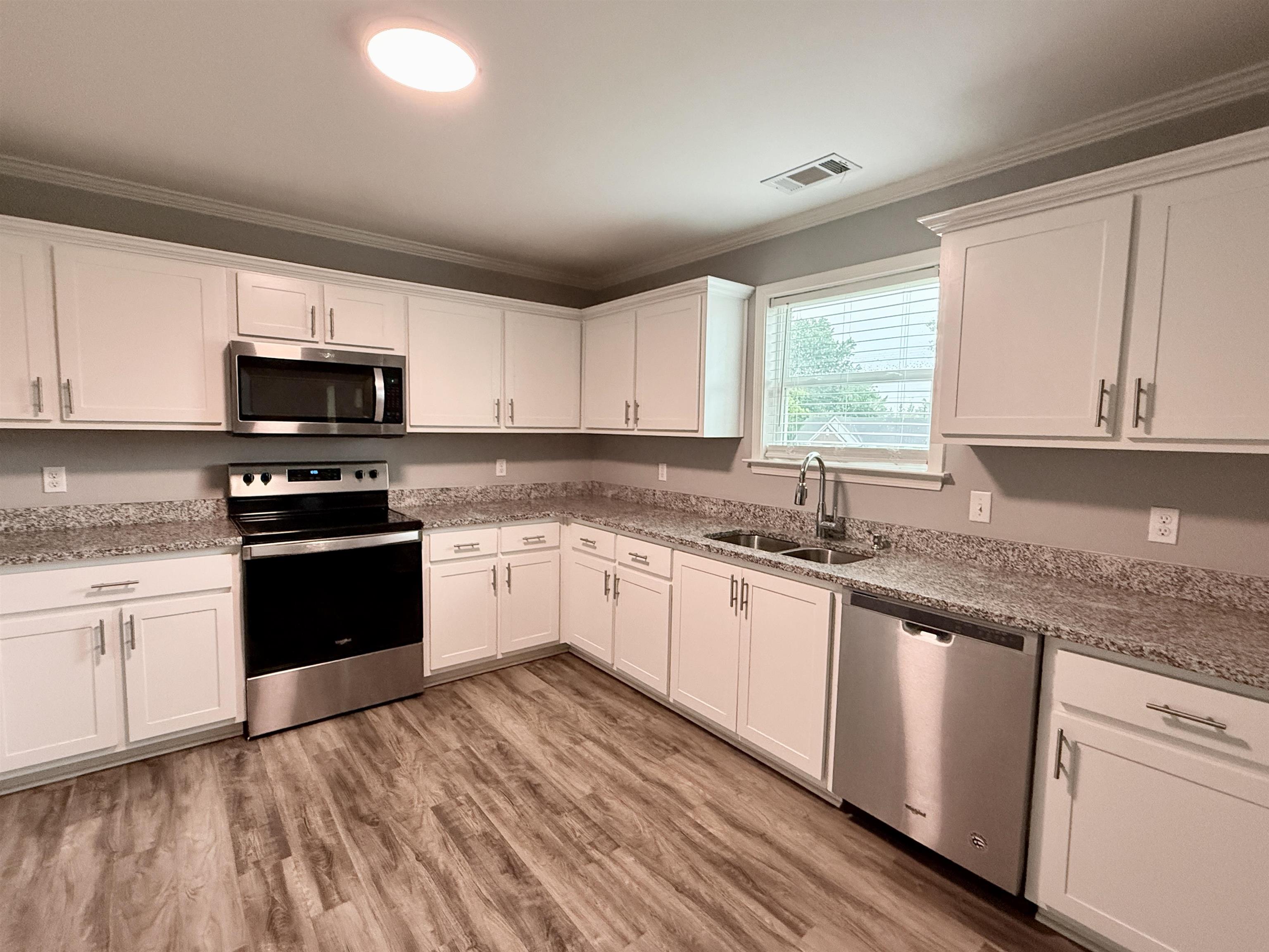 90 Squires Grove Dr Property Photo 14