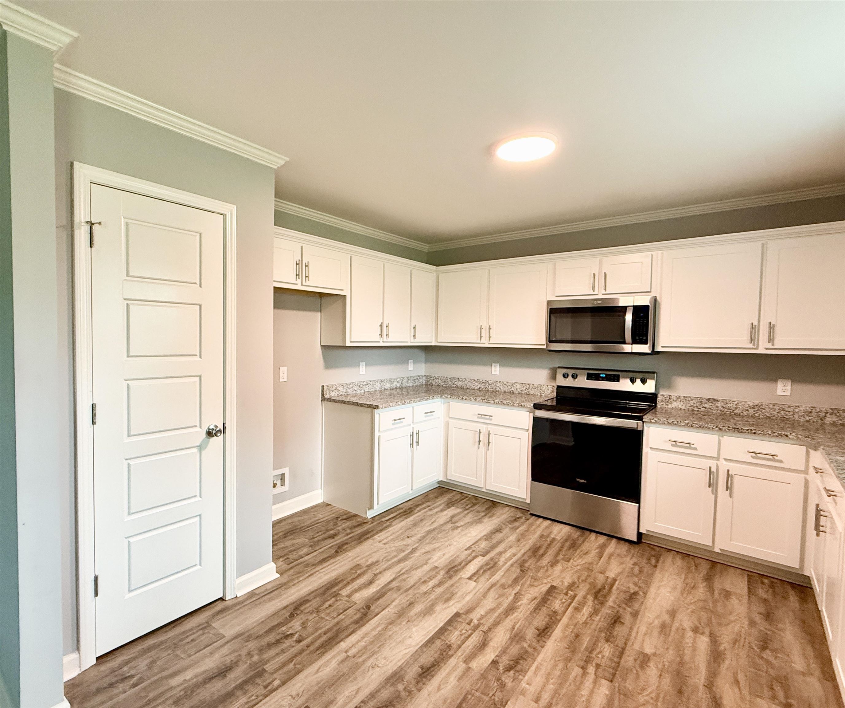 90 Squires Grove Dr Property Photo 15