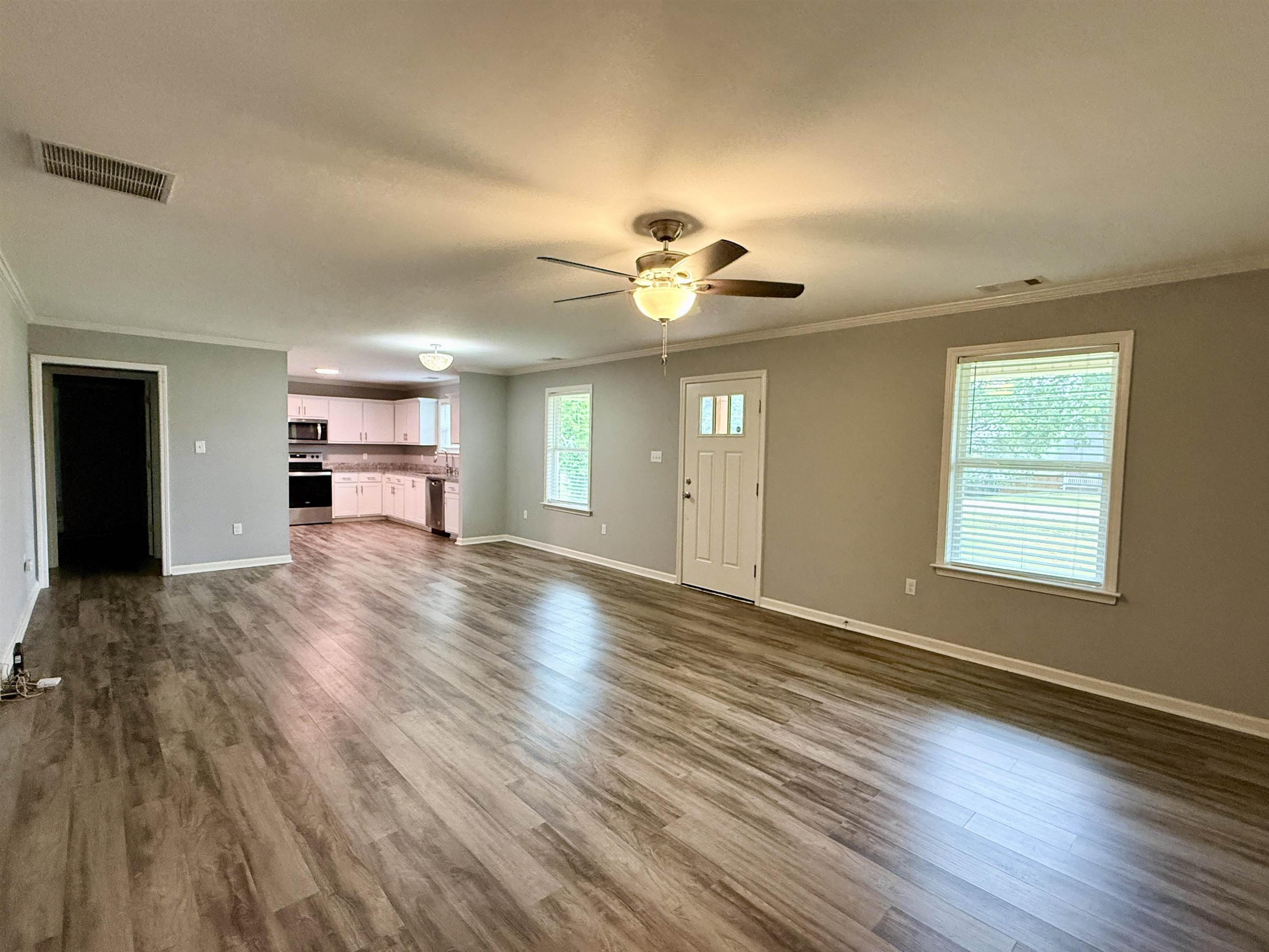 90 Squires Grove Dr Property Photo 17