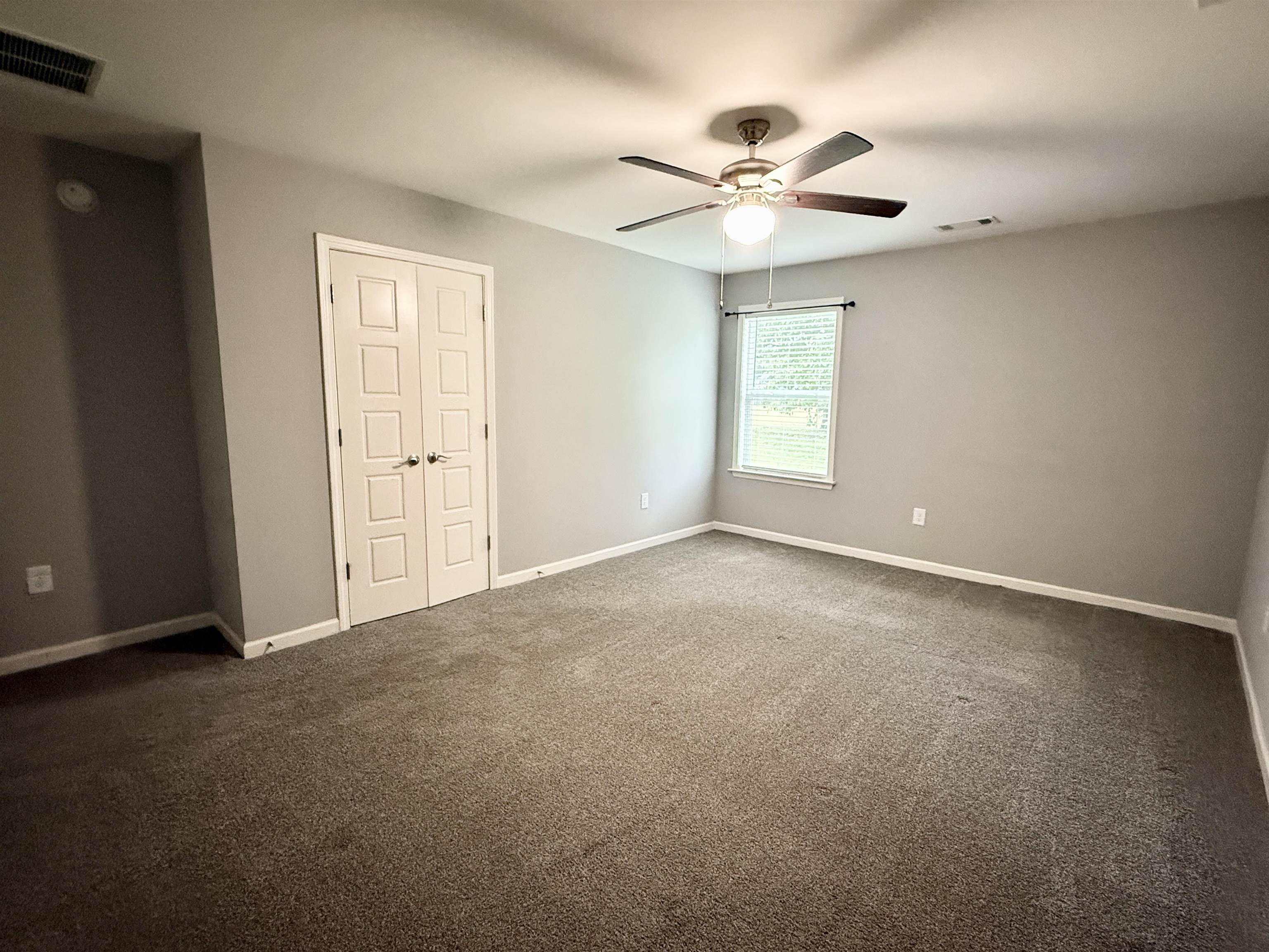 90 Squires Grove Dr Property Photo 18