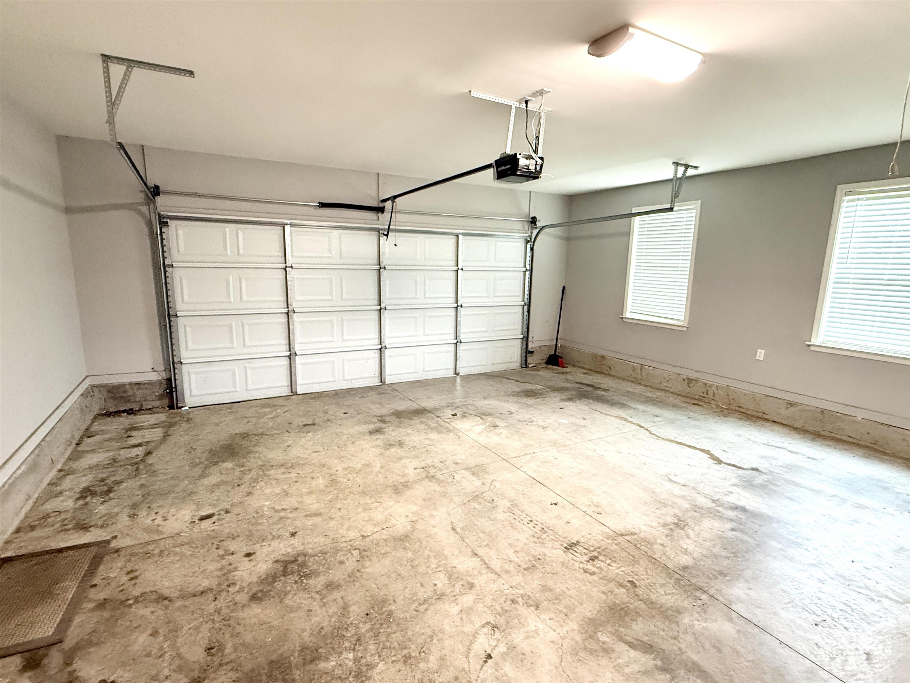 90 Squires Grove Dr Property Photo 28