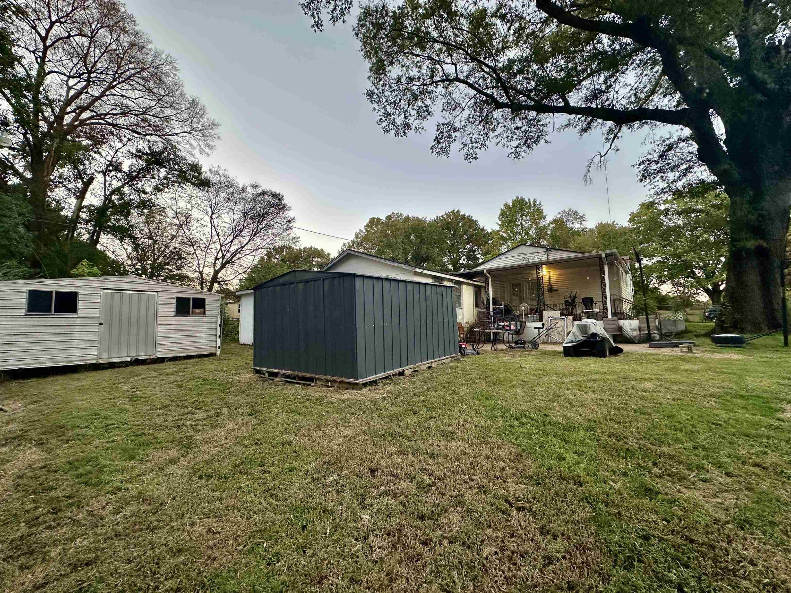945 Floyd Ave Property Photo 13