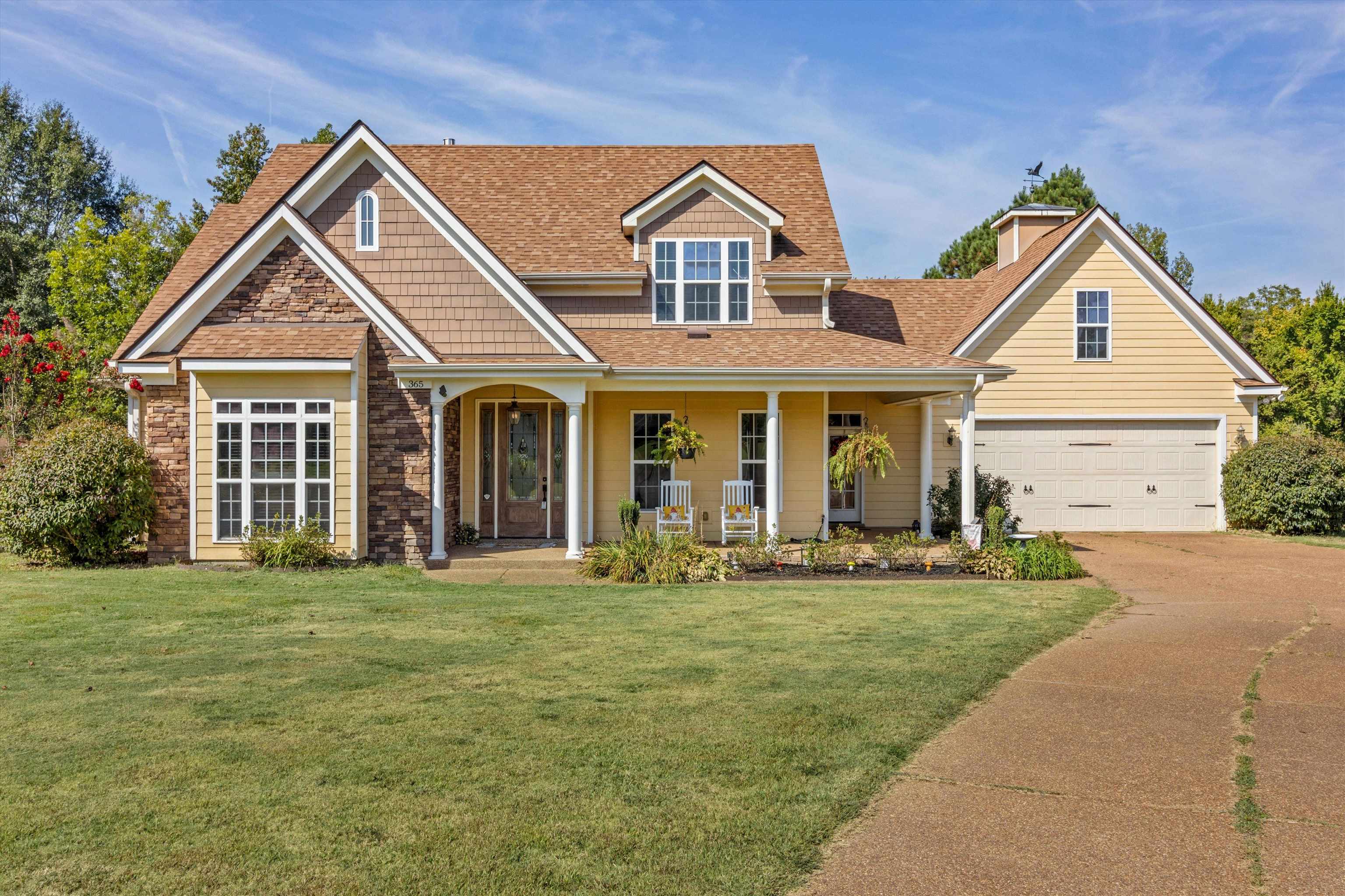 365 Crooked Creek Dr Property Photo 1