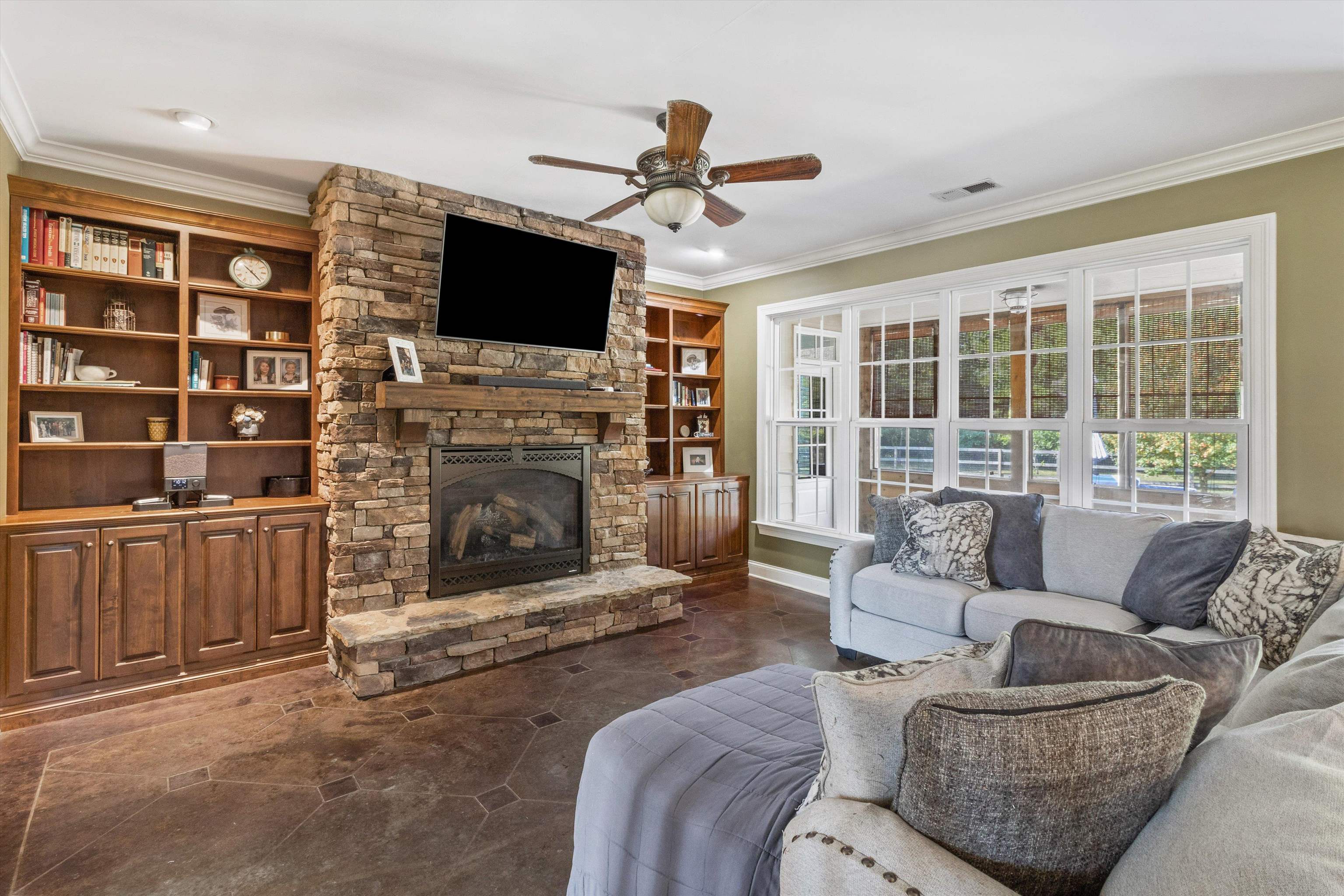 365 Crooked Creek Dr Property Photo 23