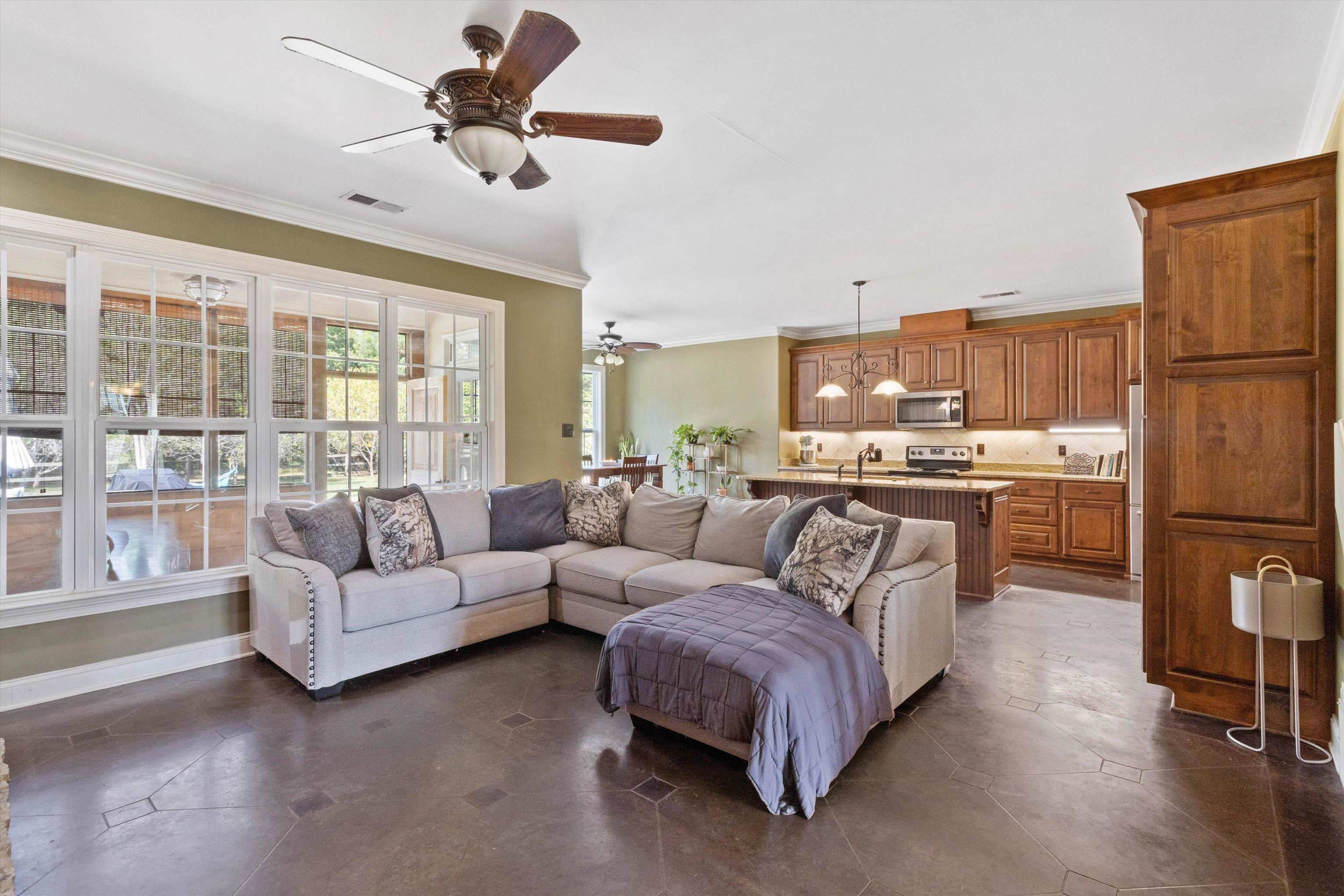 365 Crooked Creek Dr Property Photo 24
