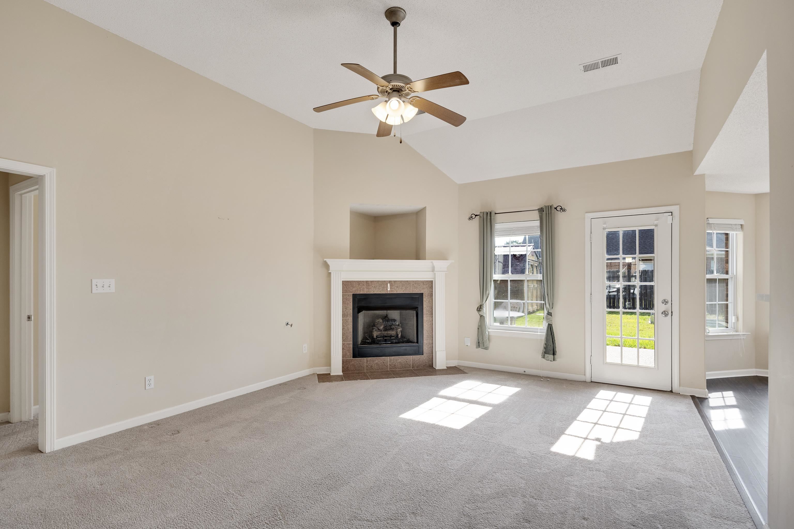 185 Beau Tisdale Dr Property Photo 8