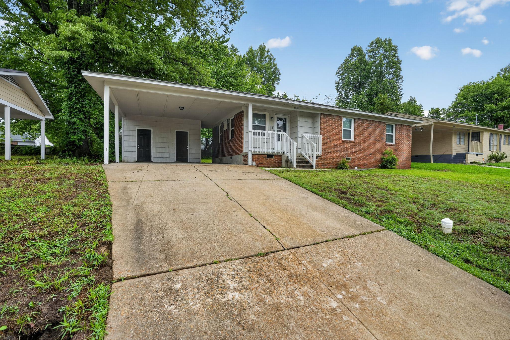 4239 Coventry Dr Property Photo 3