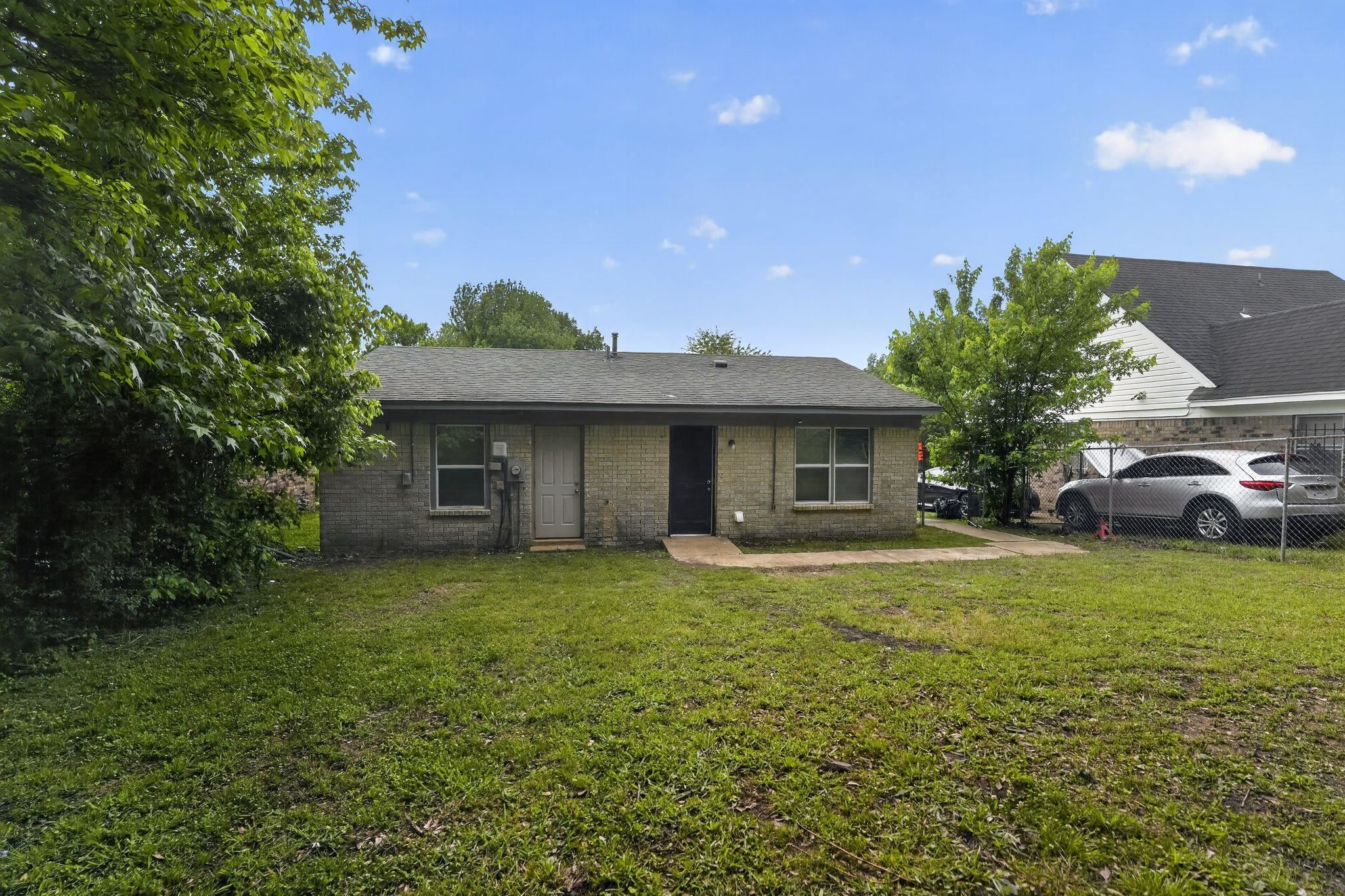 3731 Skylark Dr Property Photo 2