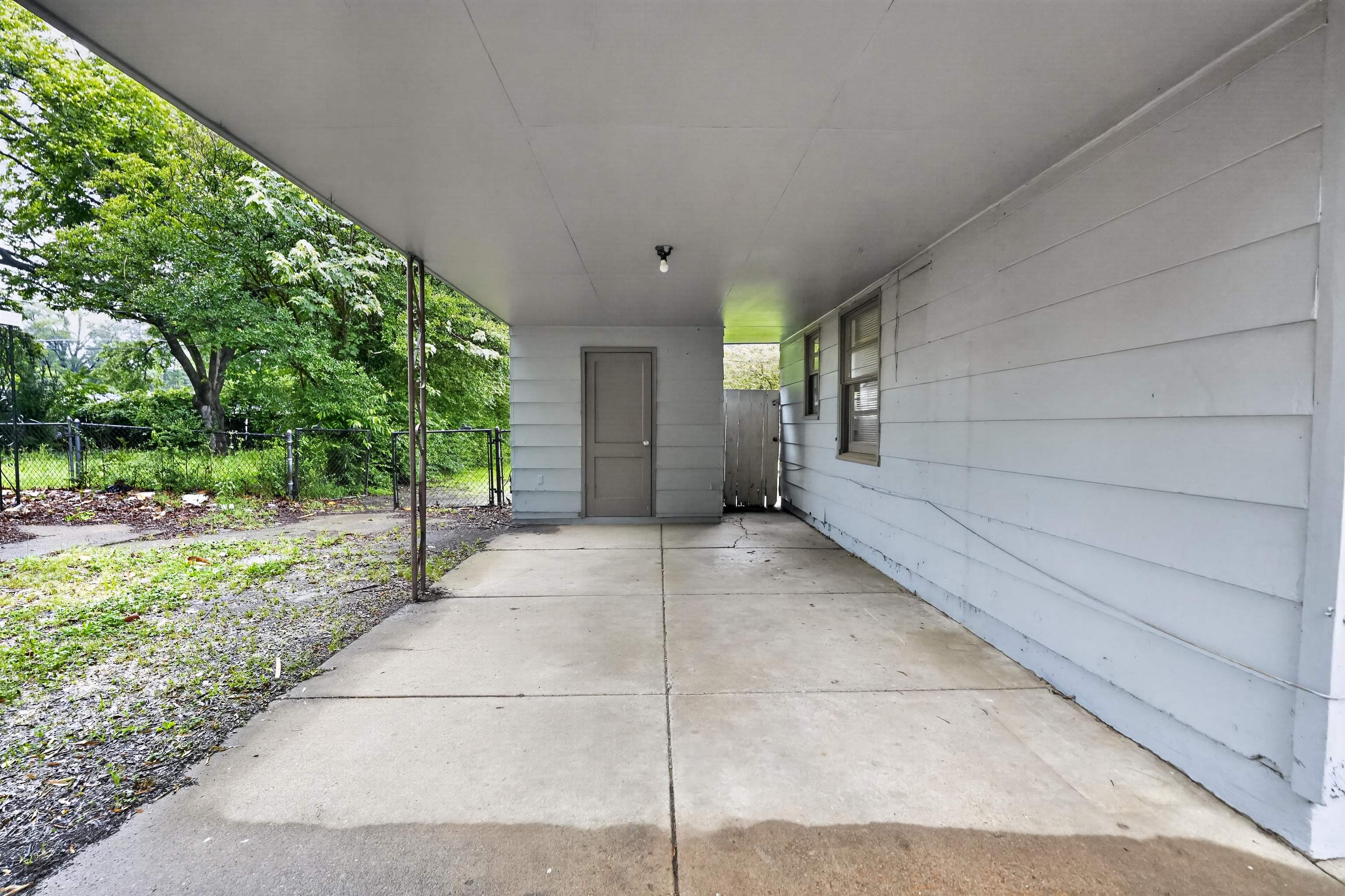 1422 Abernathy Rd Property Photo 4