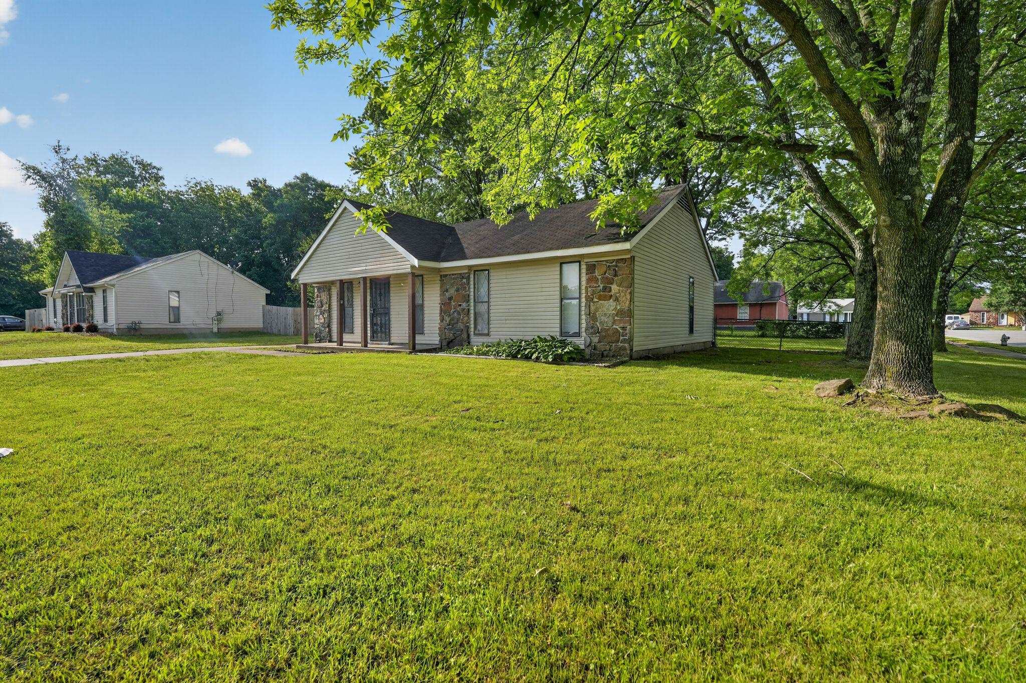 3843 Alex Cv Property Photo 3