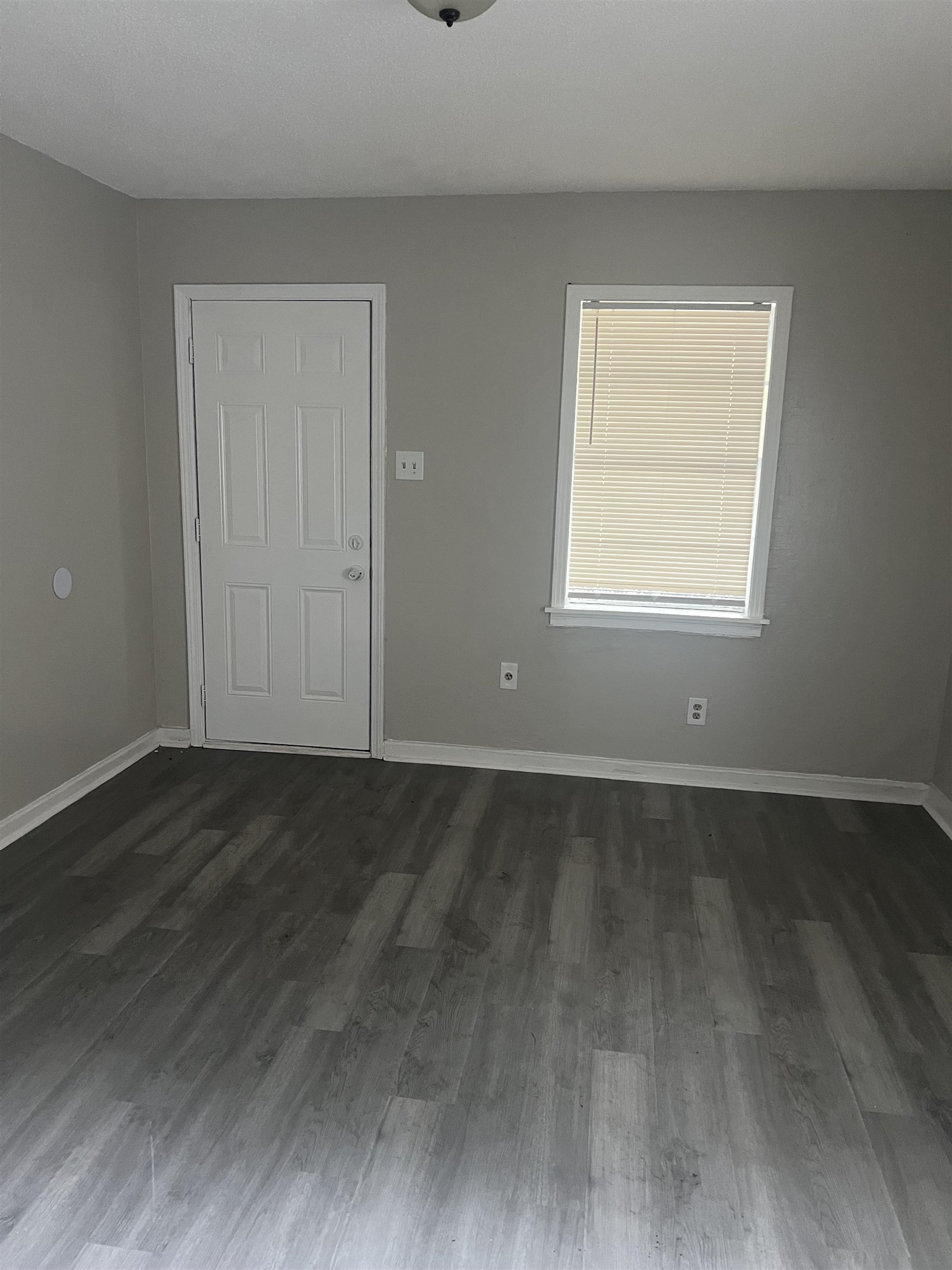 2295 Dexter Ave Property Photo 4