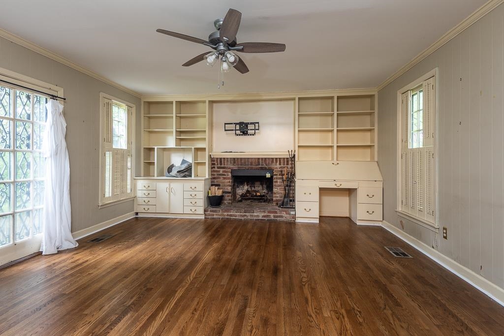 573 S Mclean Blvd Property Photo 2