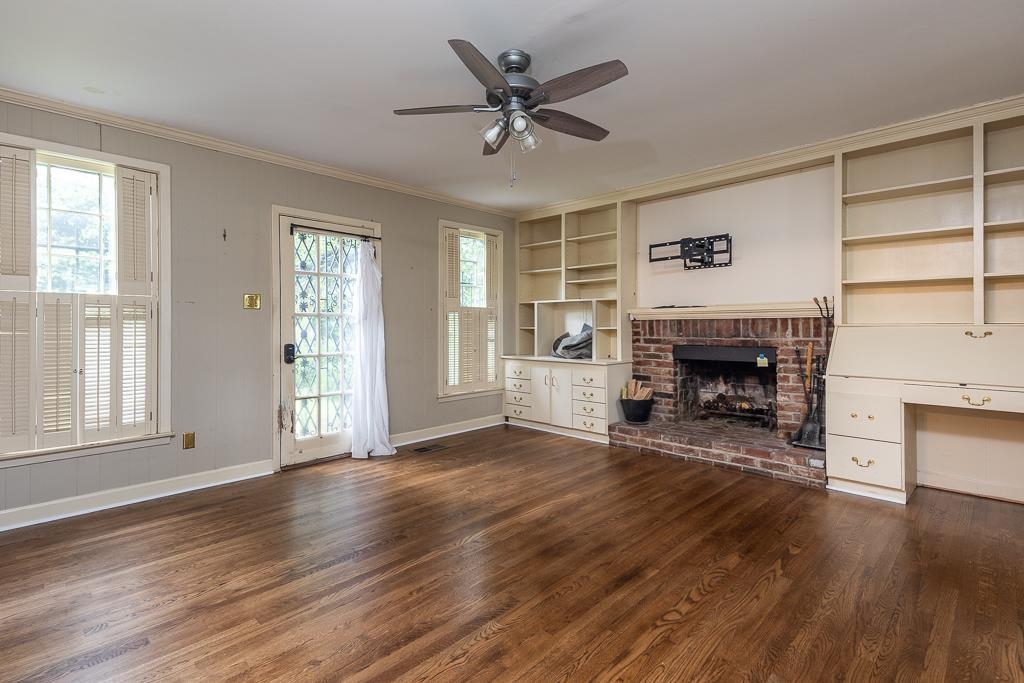 573 S Mclean Blvd Property Photo 3