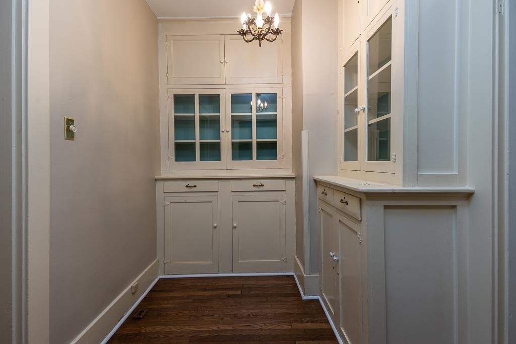 573 S Mclean Blvd Property Photo 4