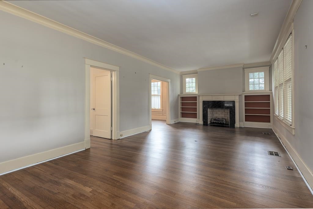 573 S Mclean Blvd Property Photo 5