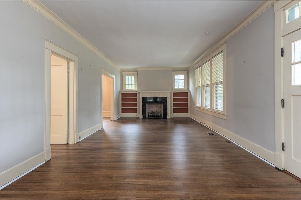 573 S Mclean Blvd Property Photo 6
