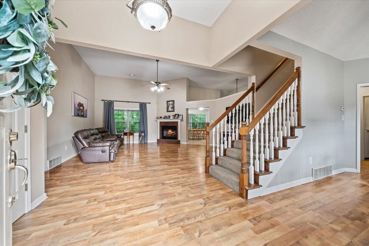 375 Leggett Dr Property Photo 3