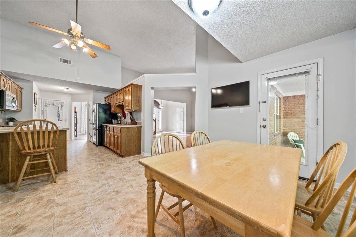 375 Leggett Dr Property Photo 11