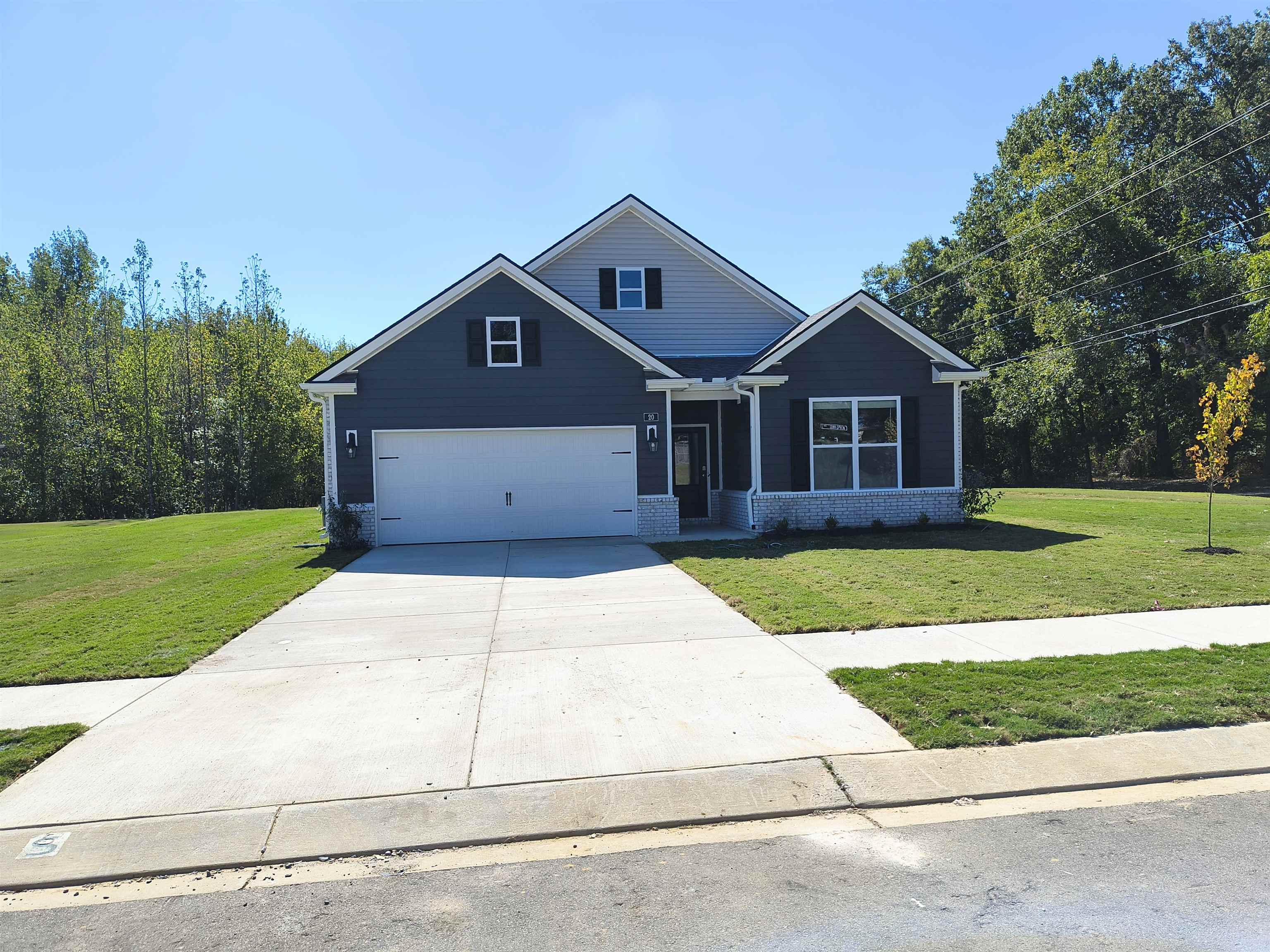 135 KIPLING DR Property Photo 1