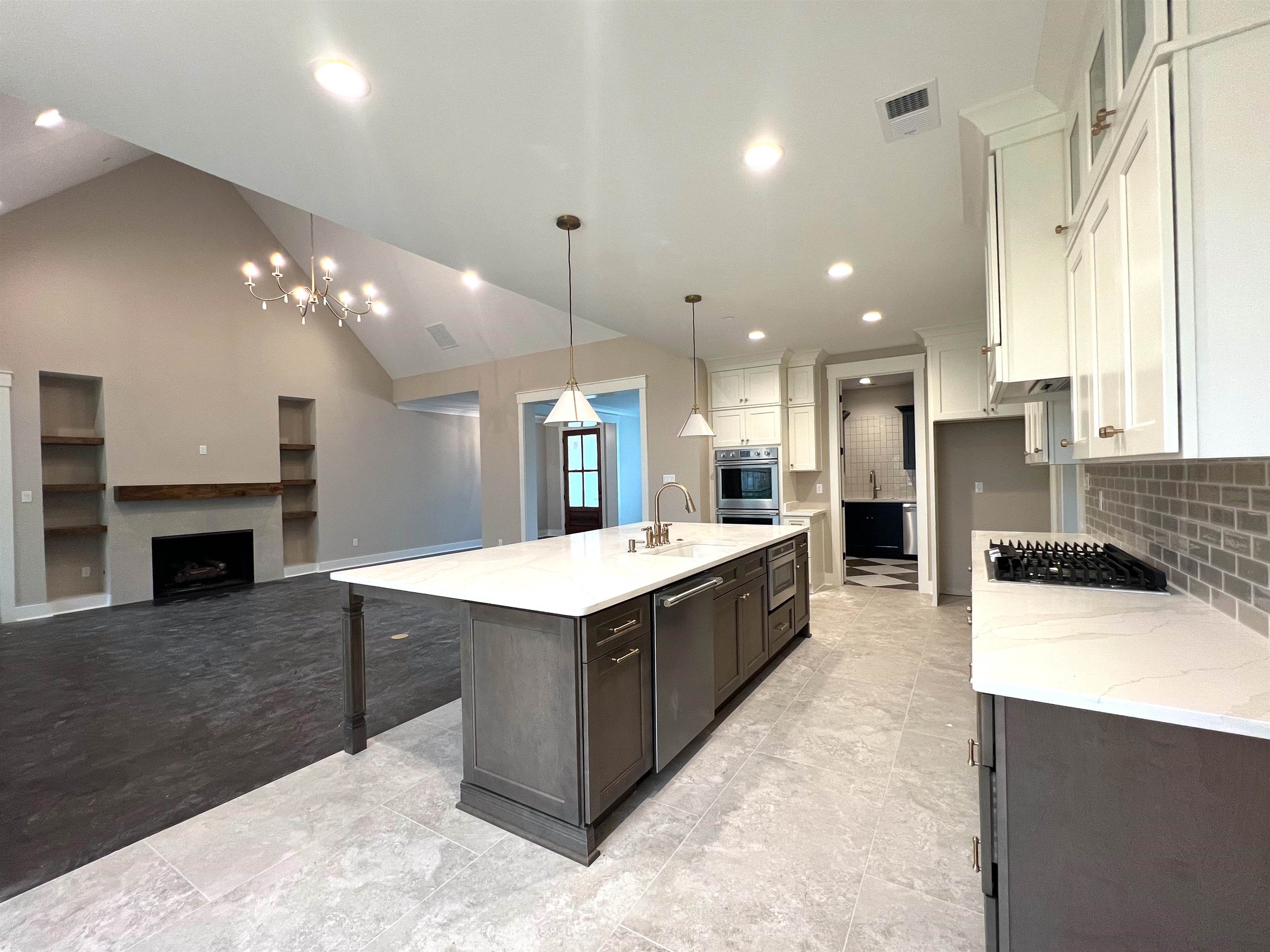 180 Piper Hollow Dr Property Photo 2