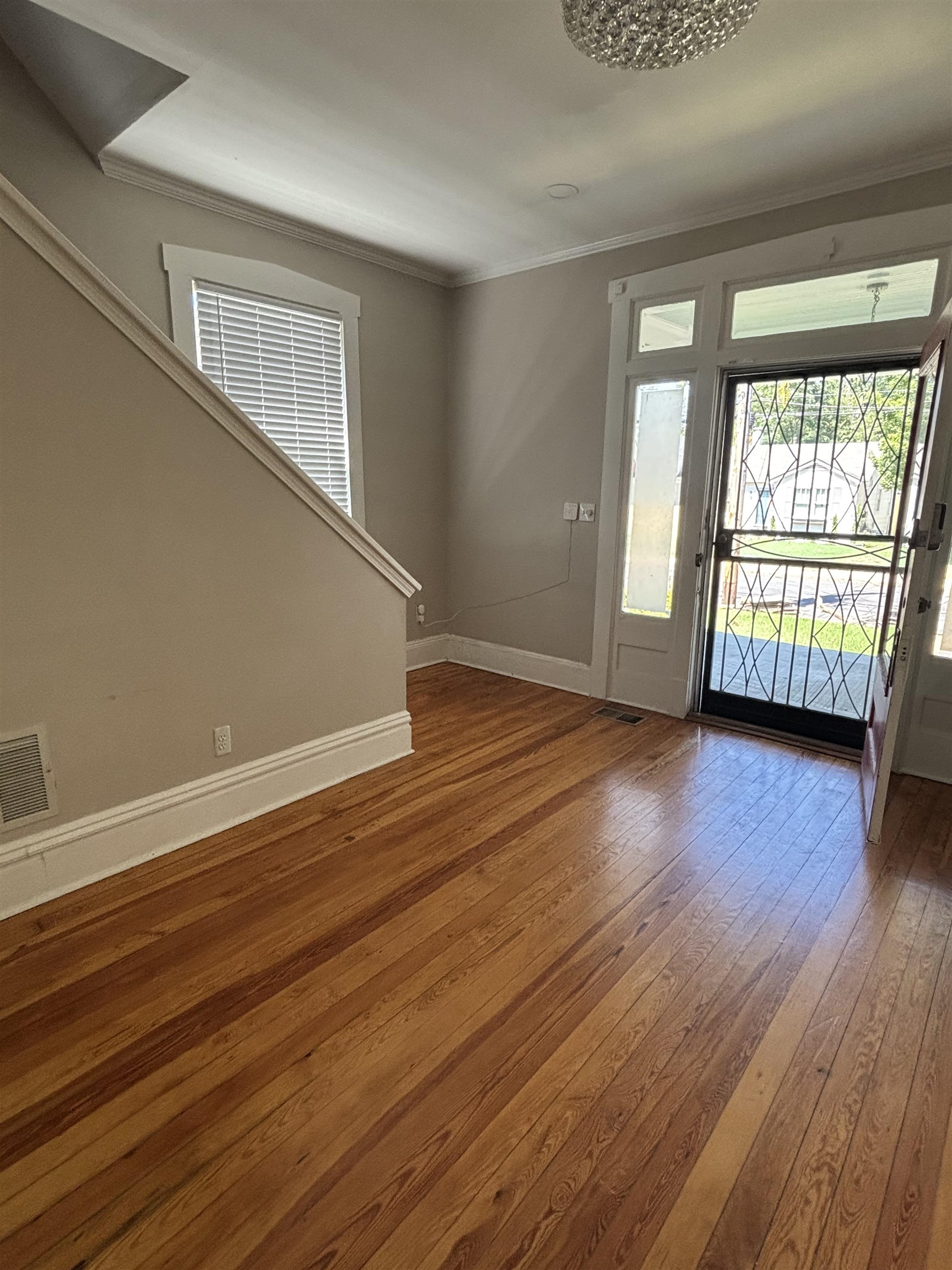 2183 Harbert Ave Property Photo 4