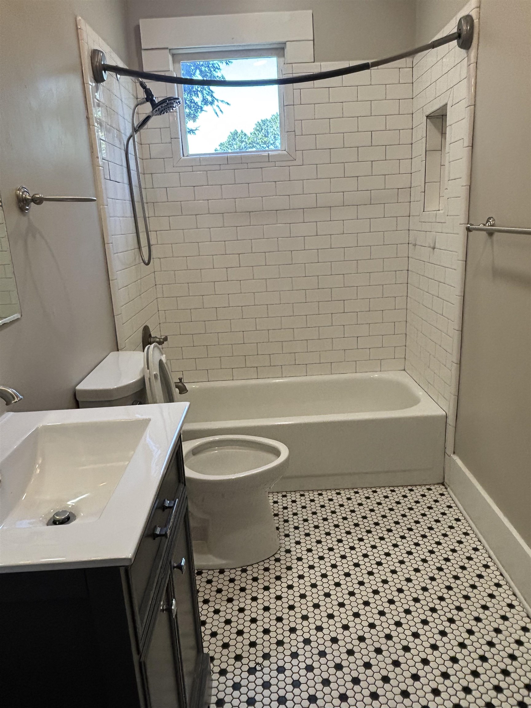 2183 Harbert Ave Property Photo 10