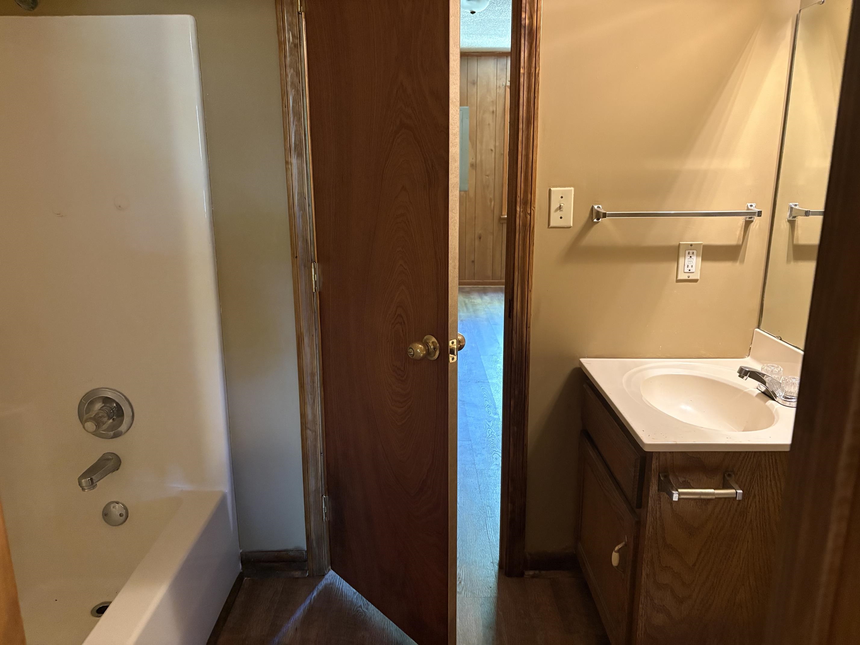 146 Walker St Property Photo 9