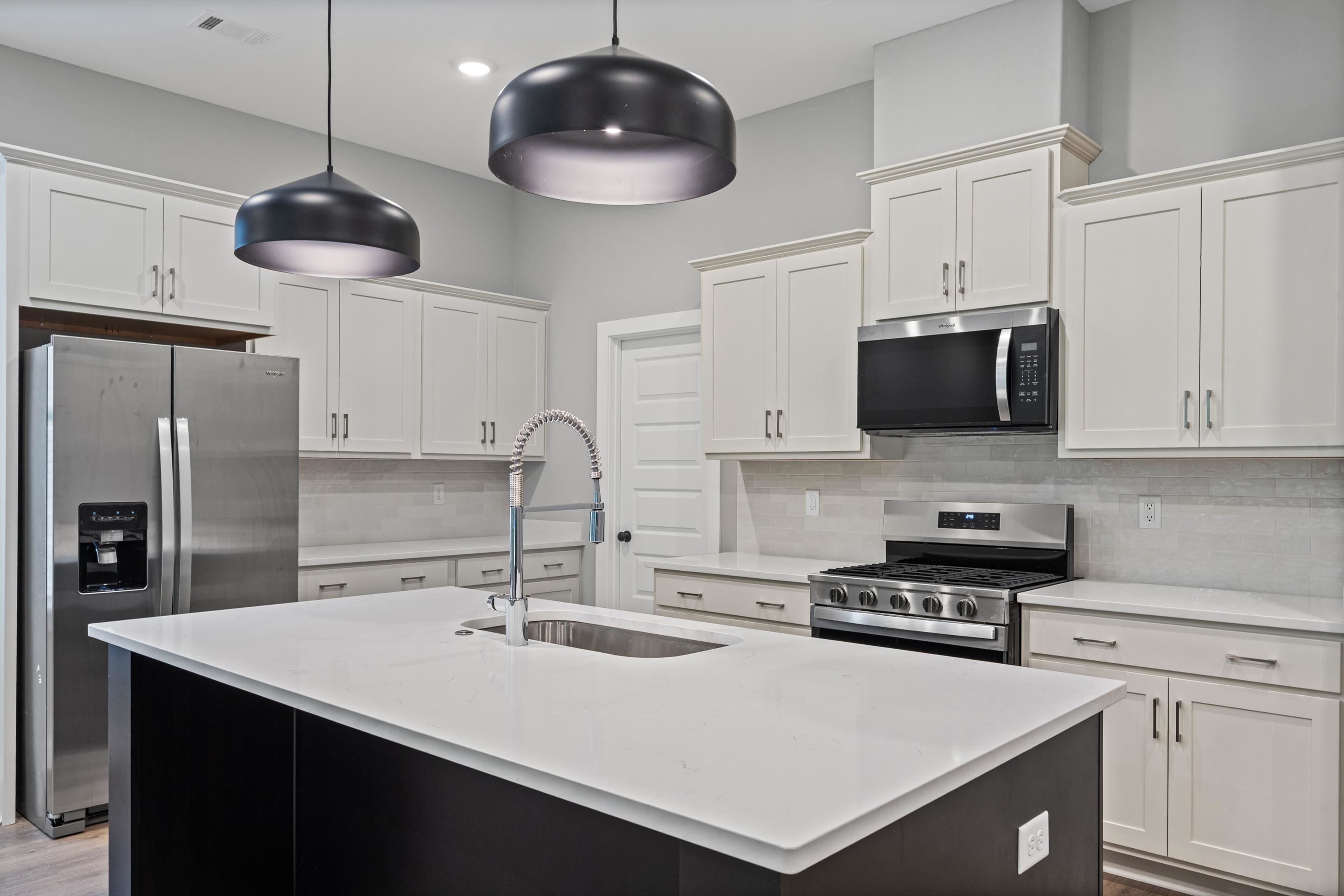9926 Delphinium Dr N Property Photo 10
