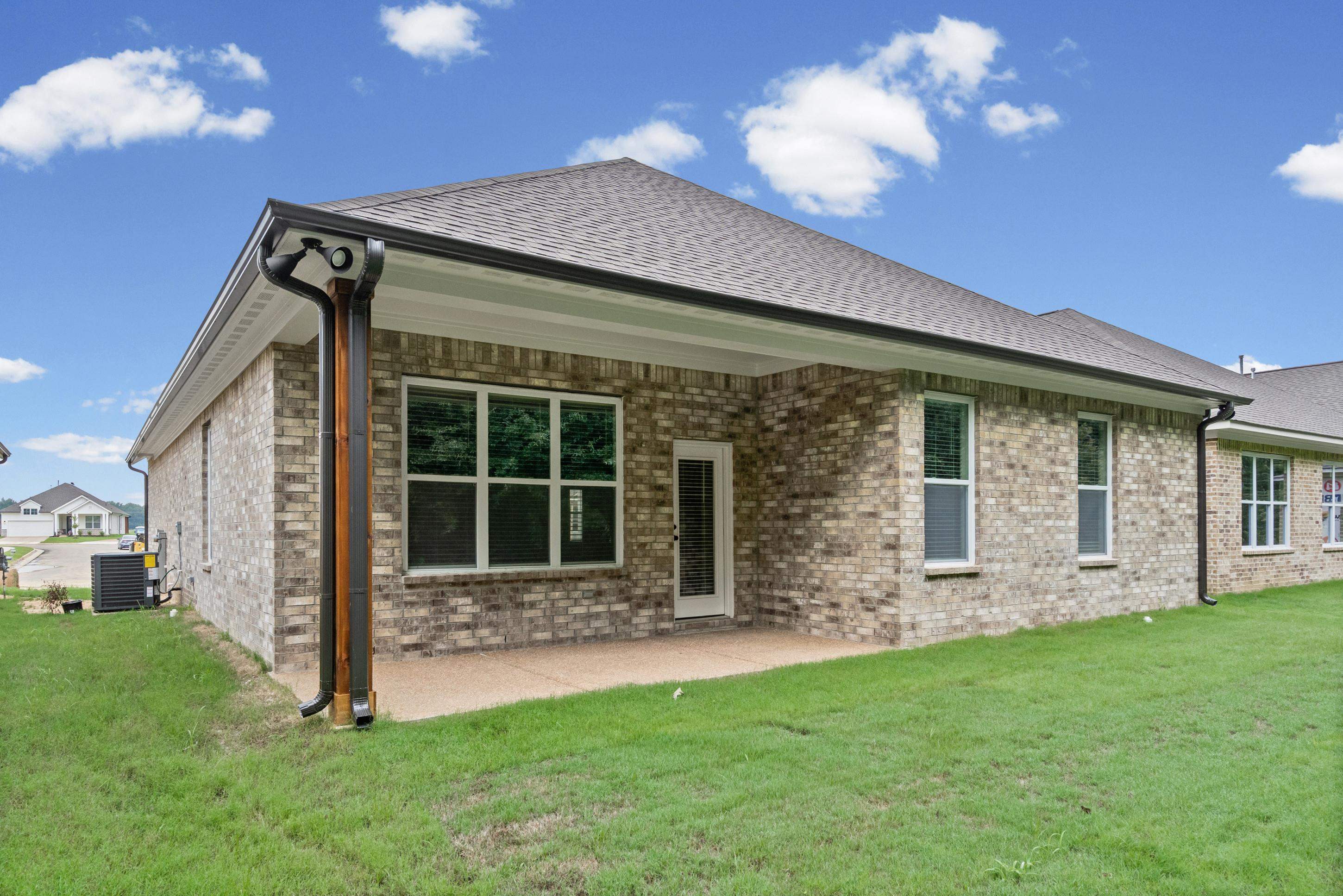 9926 Delphinium Dr N Property Photo 22