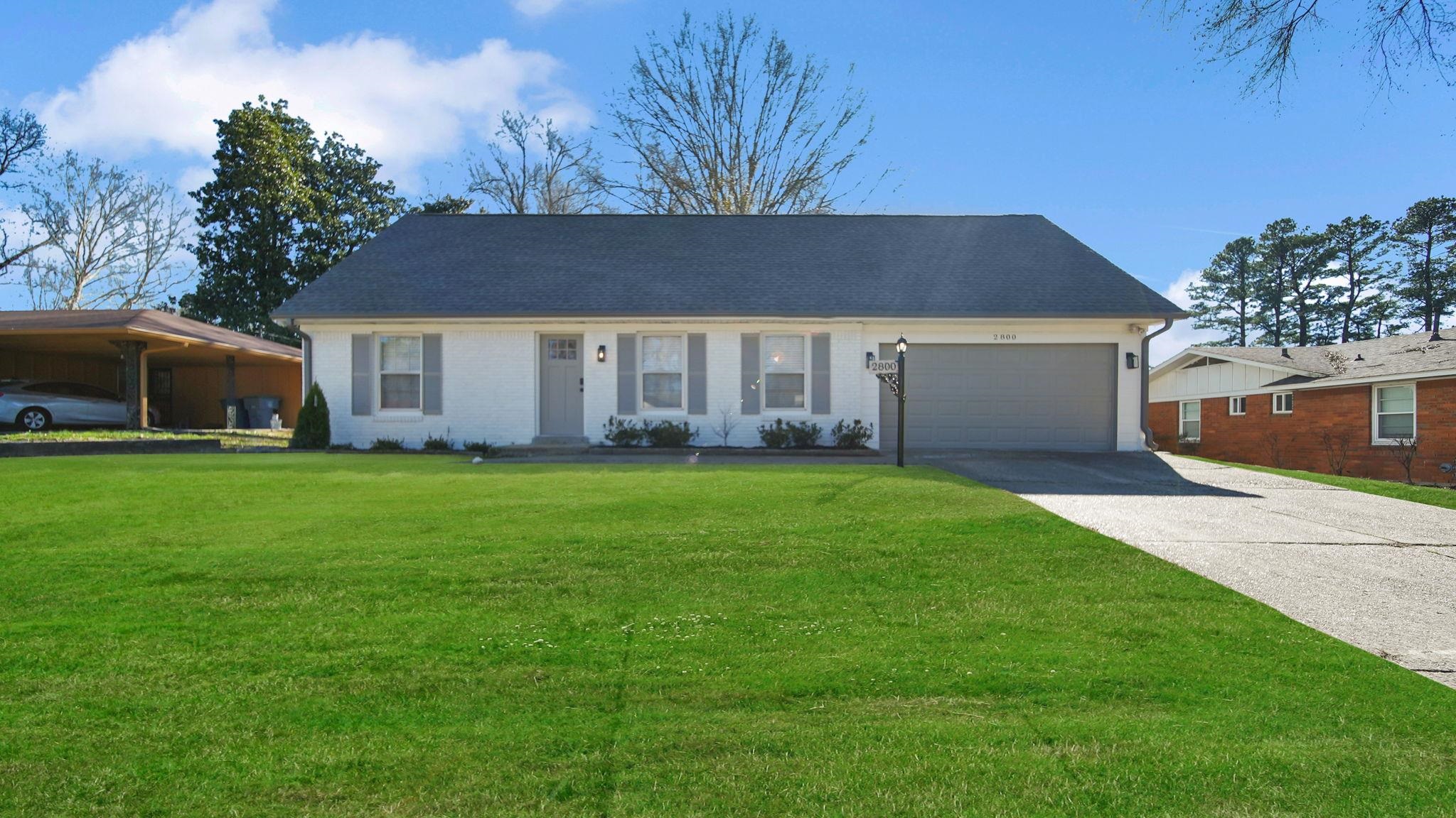 2800 Spring Hill Dr Property Photo 1