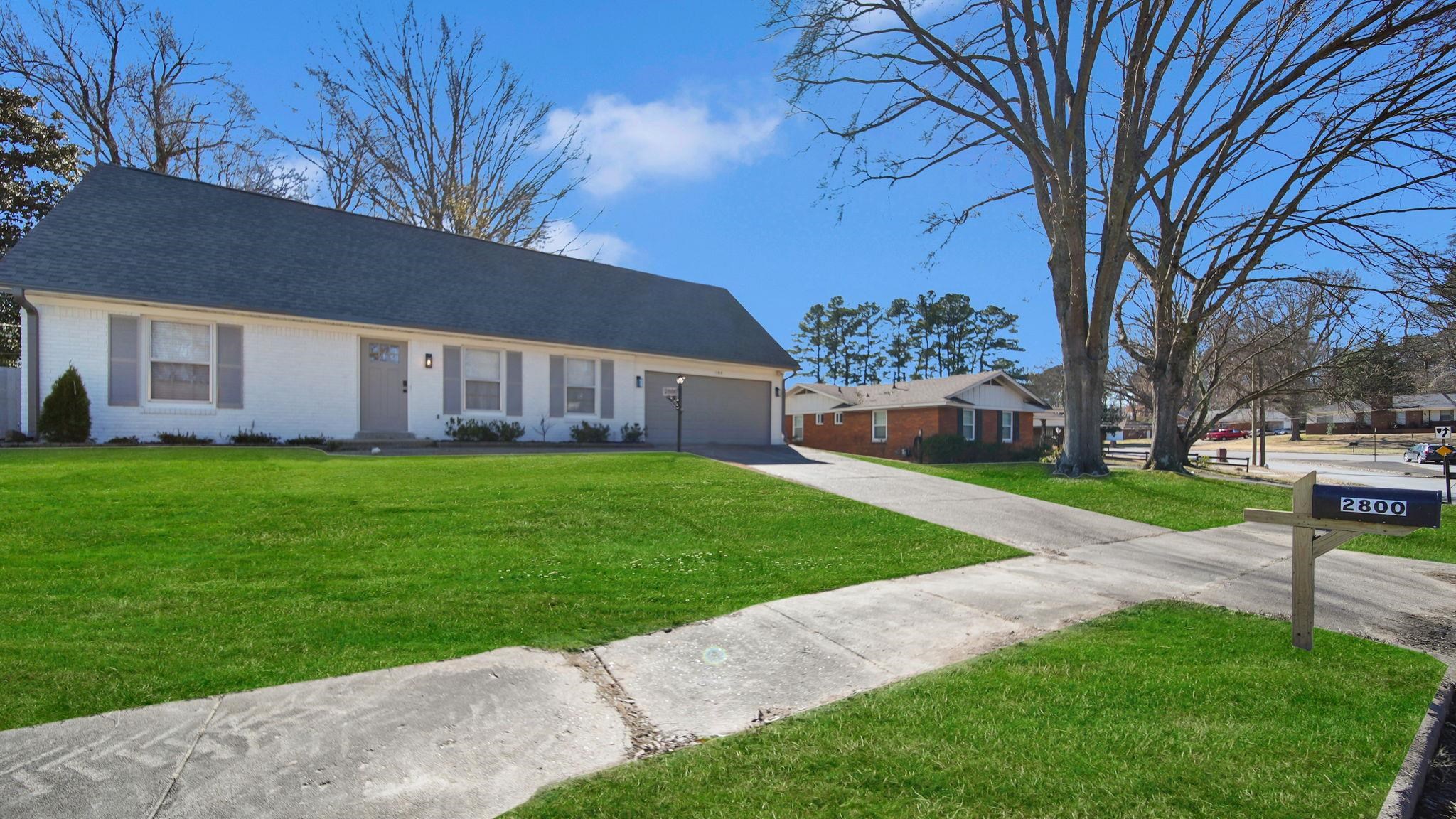 2800 Spring Hill Dr Property Photo 2