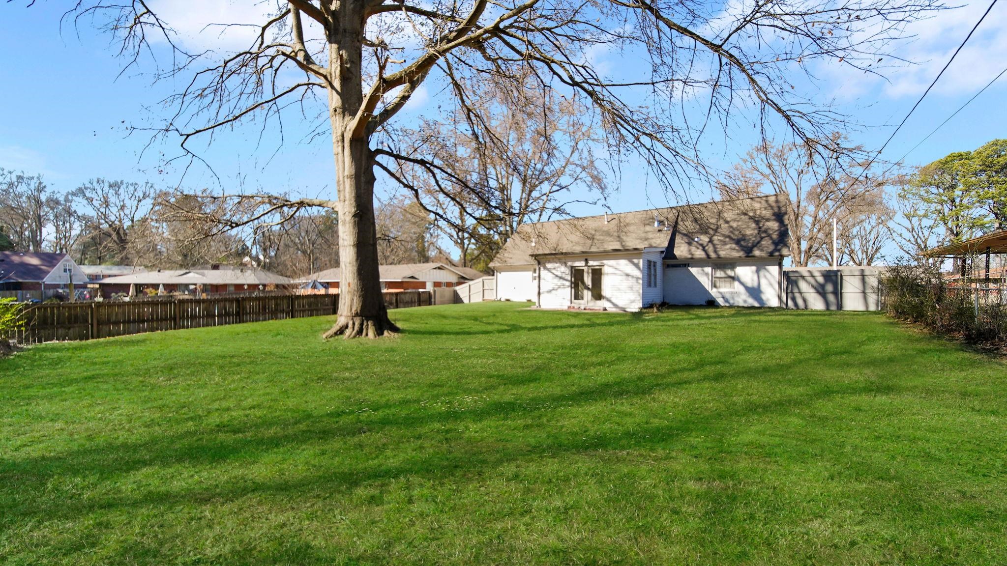 2800 Spring Hill Dr Property Photo 5