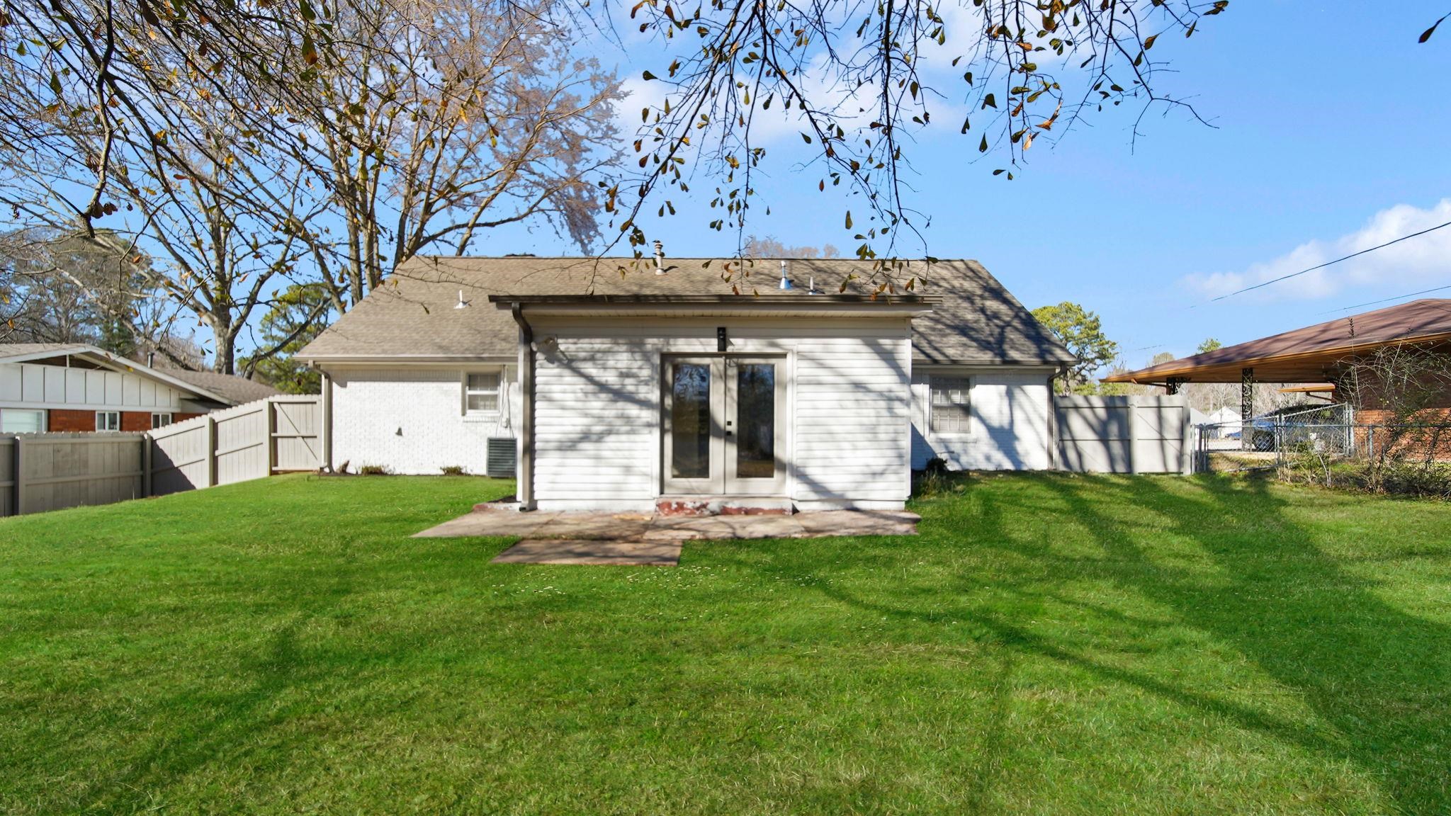 2800 Spring Hill Dr Property Photo 6
