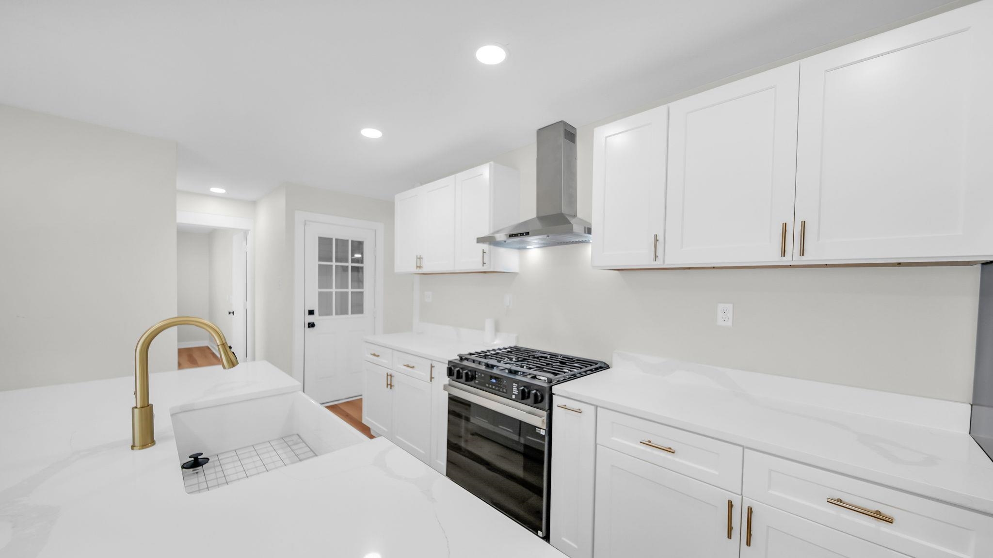 2800 Spring Hill Dr Property Photo 10