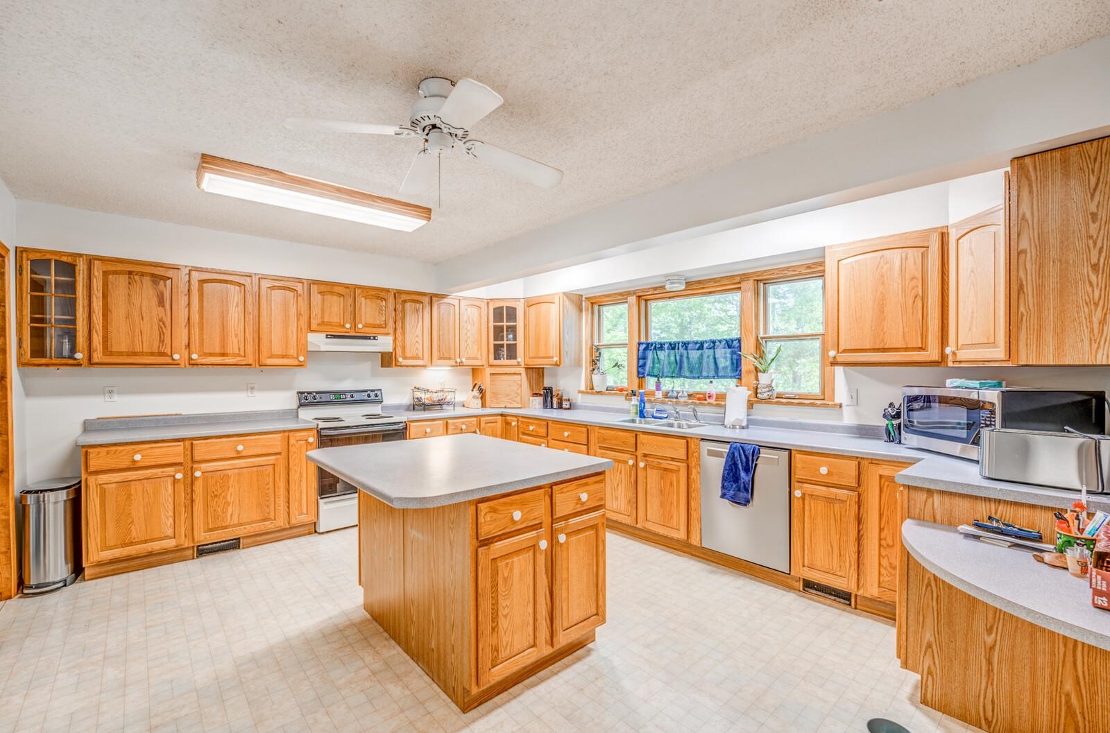 8651 Baylor Rd Property Photo 5
