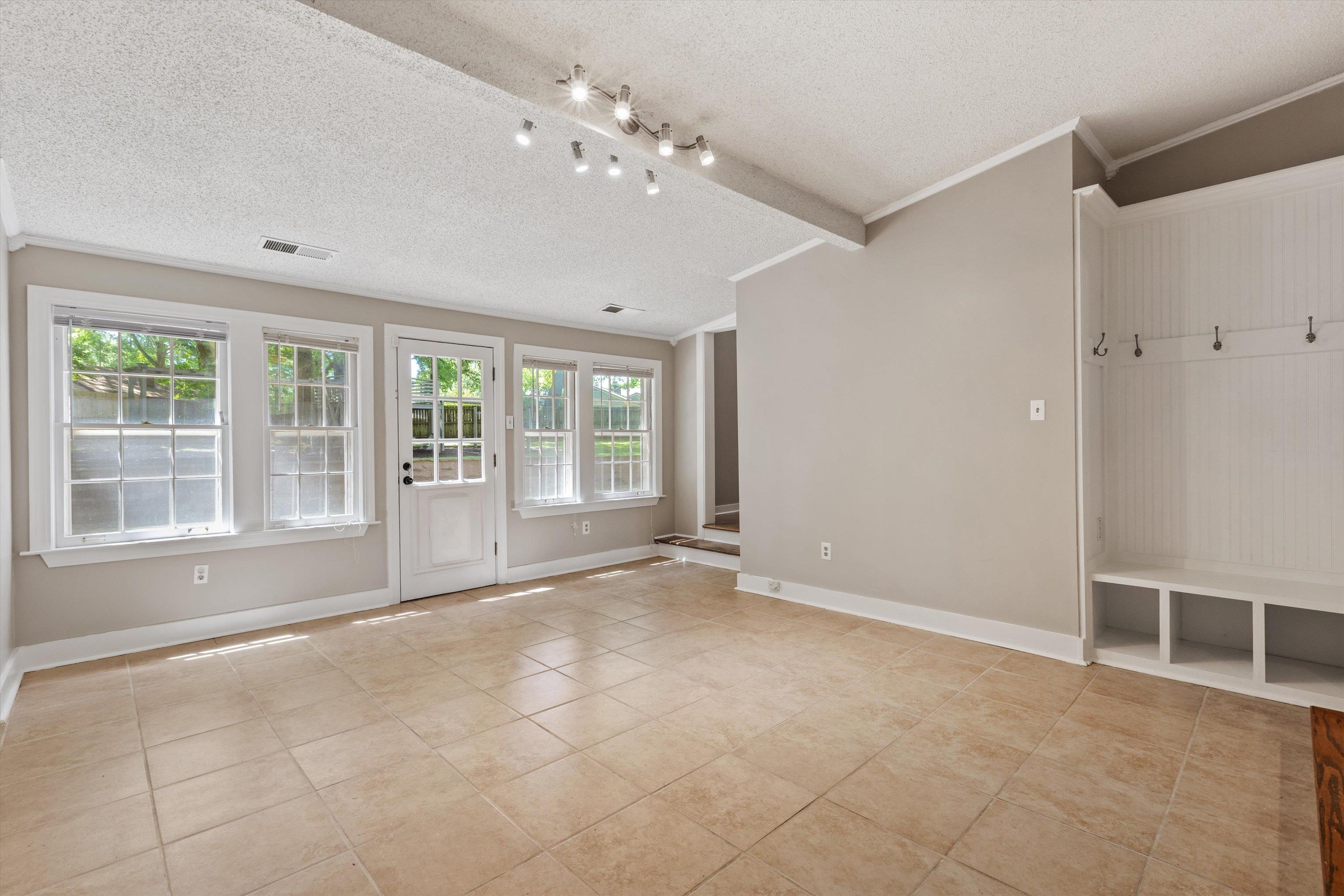 2149 Rolling Valley Dr Property Photo 10