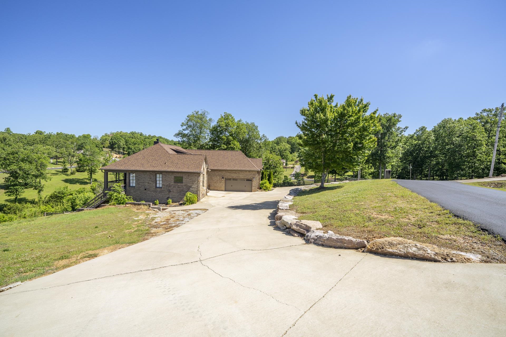 202 Riverbend Ln Property Photo 6