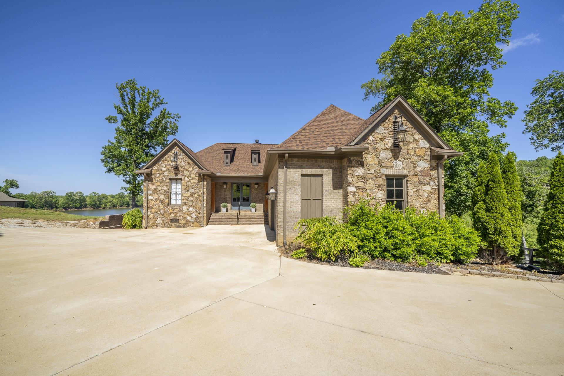 202 Riverbend Ln Property Photo 8