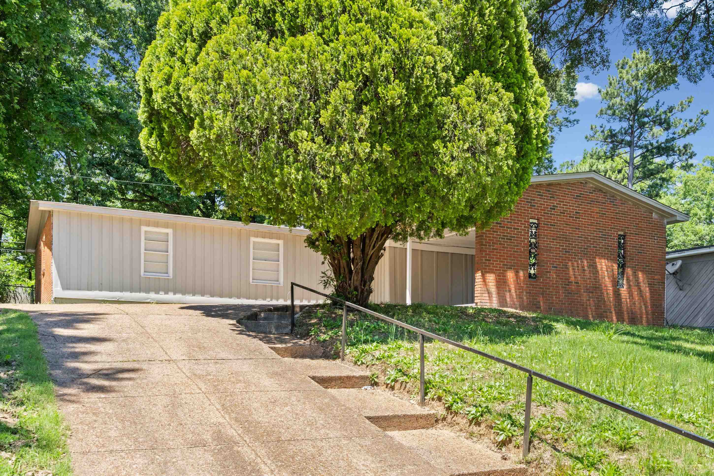 3083 Arrendale St Property Photo 4