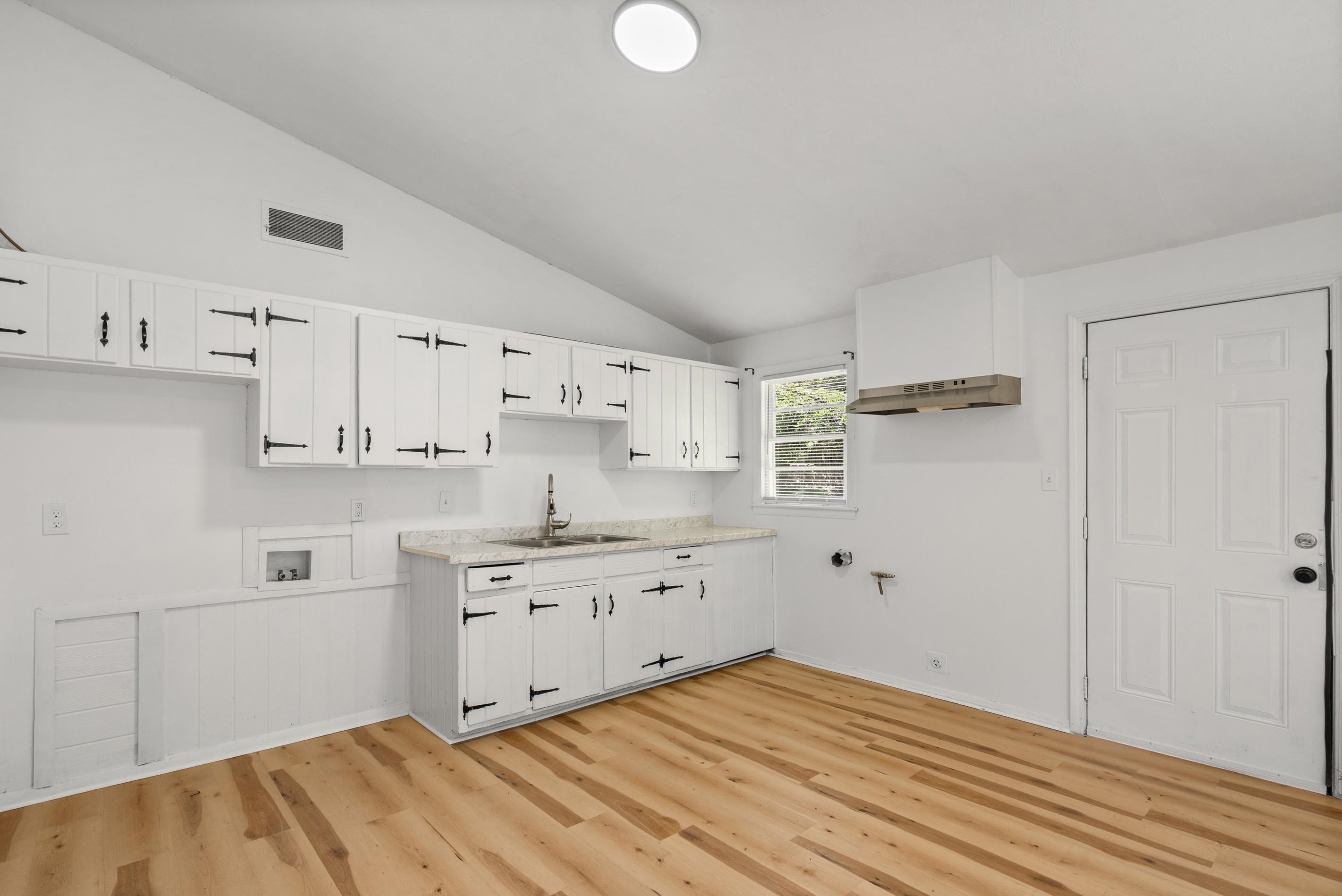 3083 Arrendale St Property Photo 11