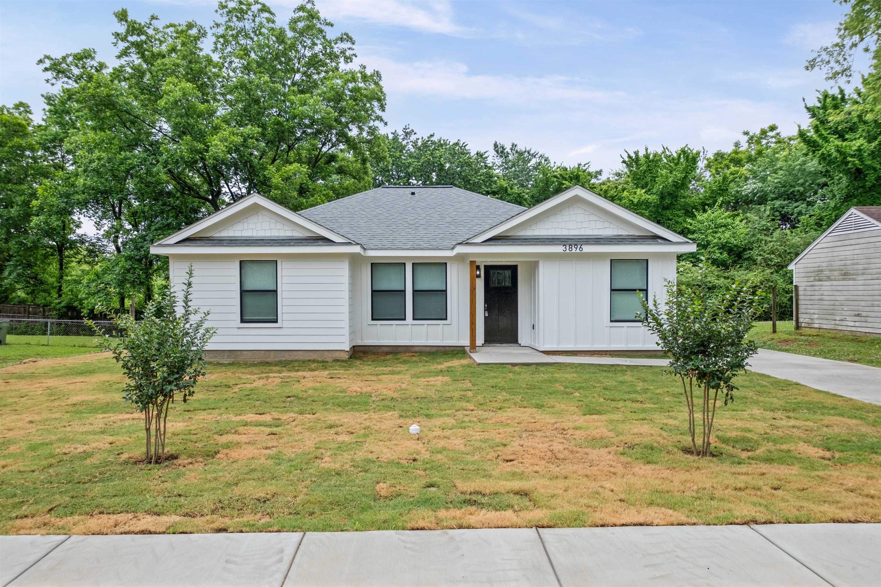 3896 Christine Garden Rd E Property Photo 1