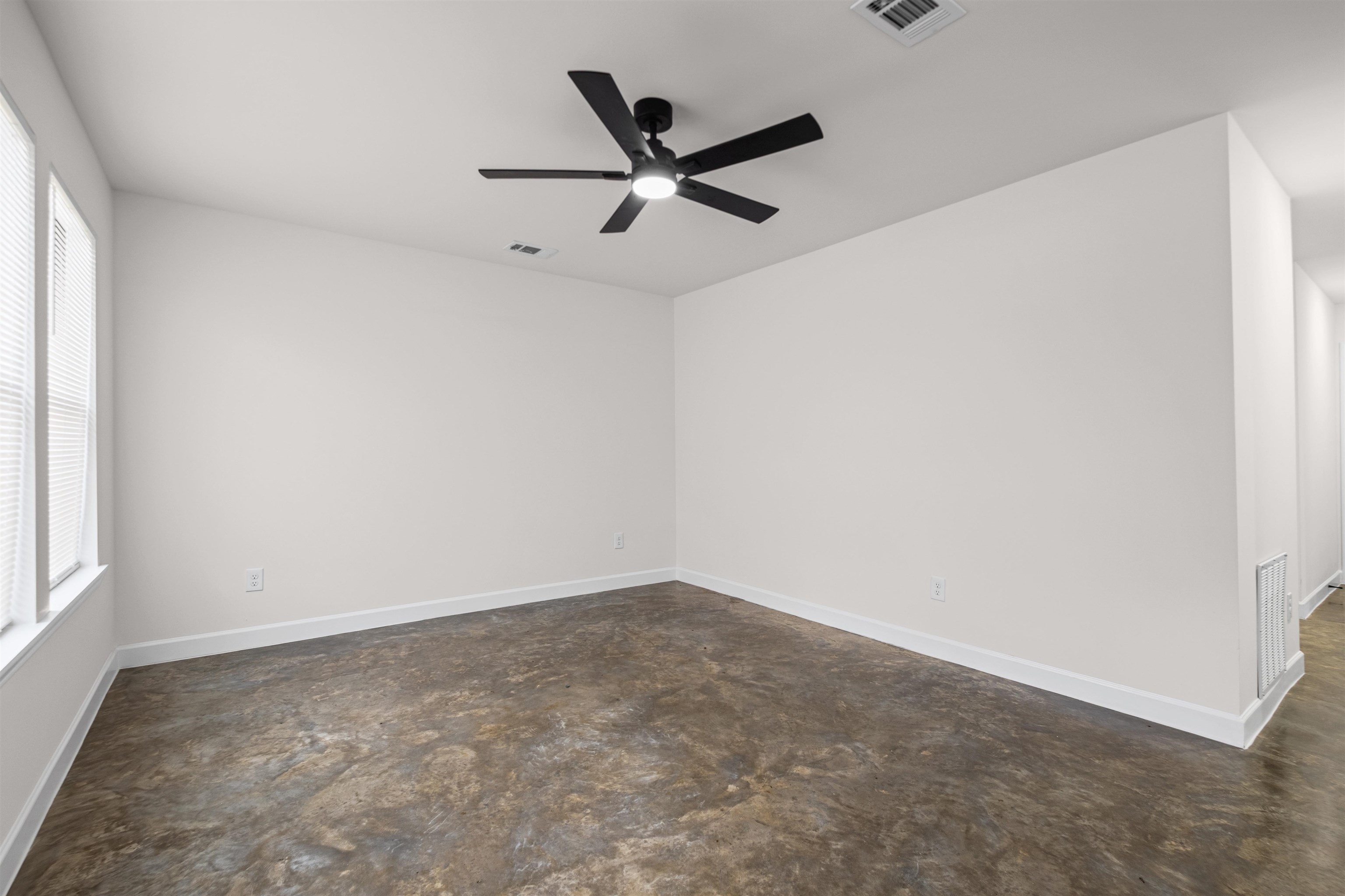 3896 Christine Garden Rd E Property Photo 5
