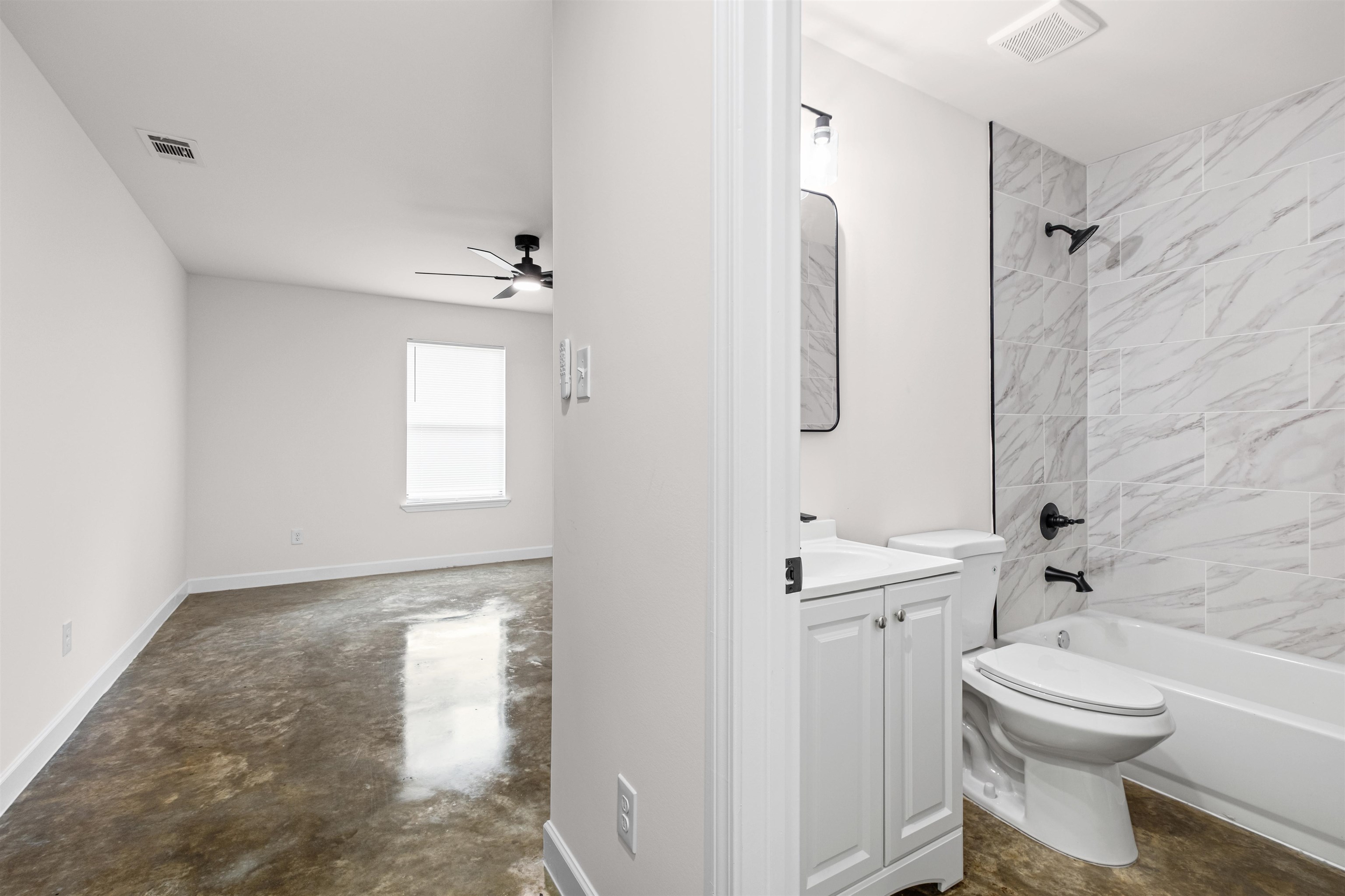 3896 Christine Garden Rd E Property Photo 18