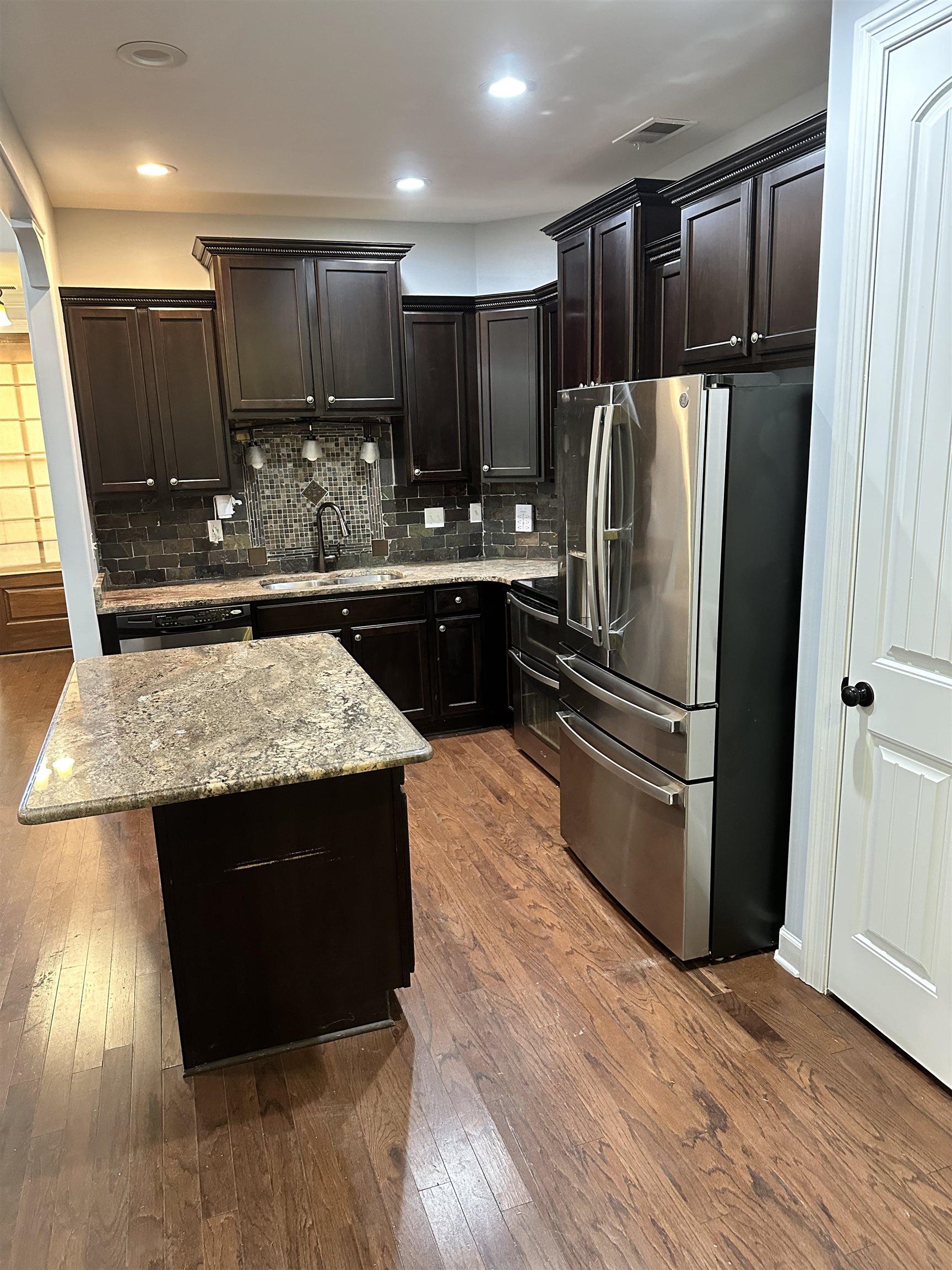 7303 Winterbrook Ln Property Photo 2