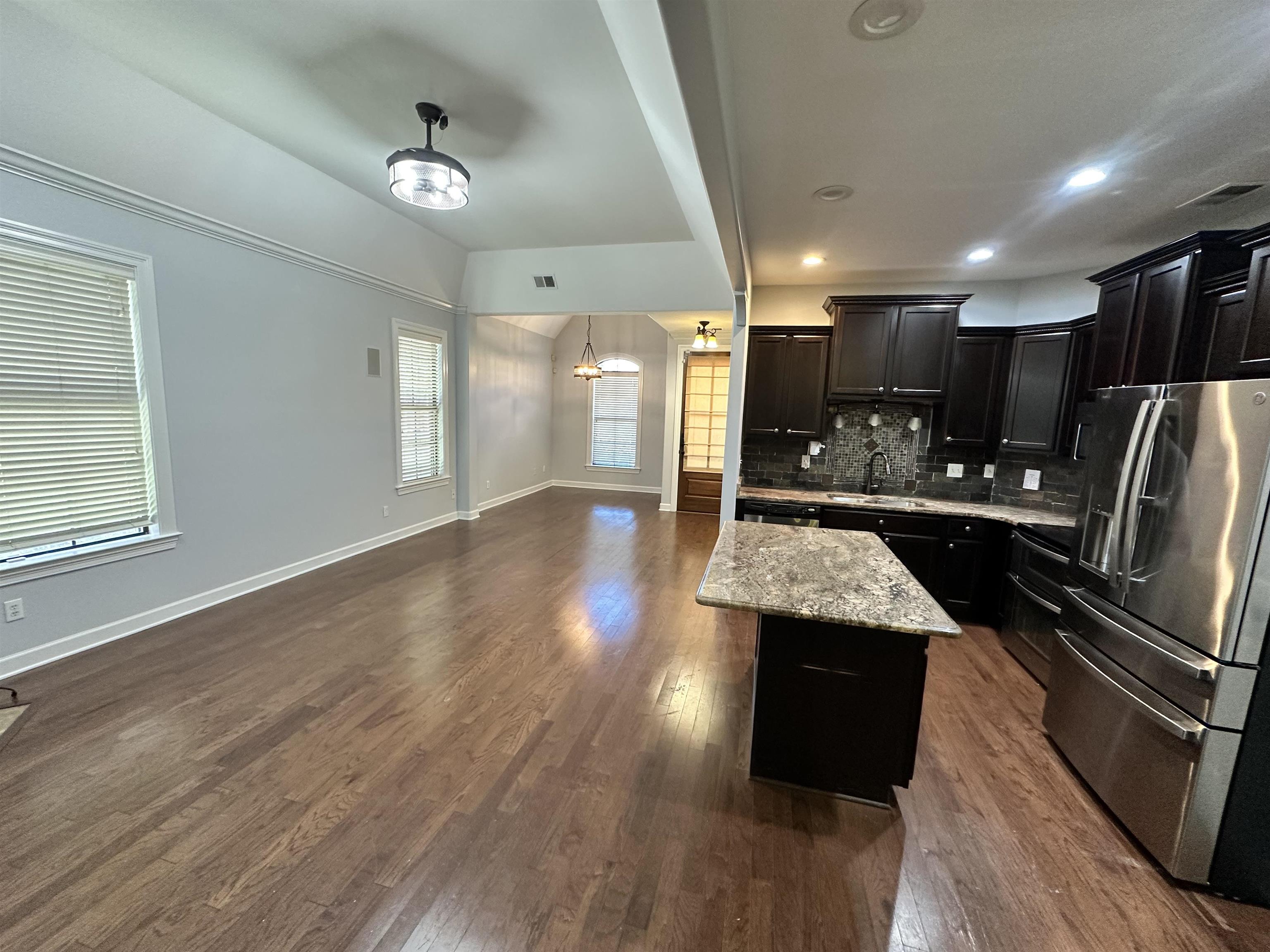 7303 Winterbrook Ln Property Photo 4