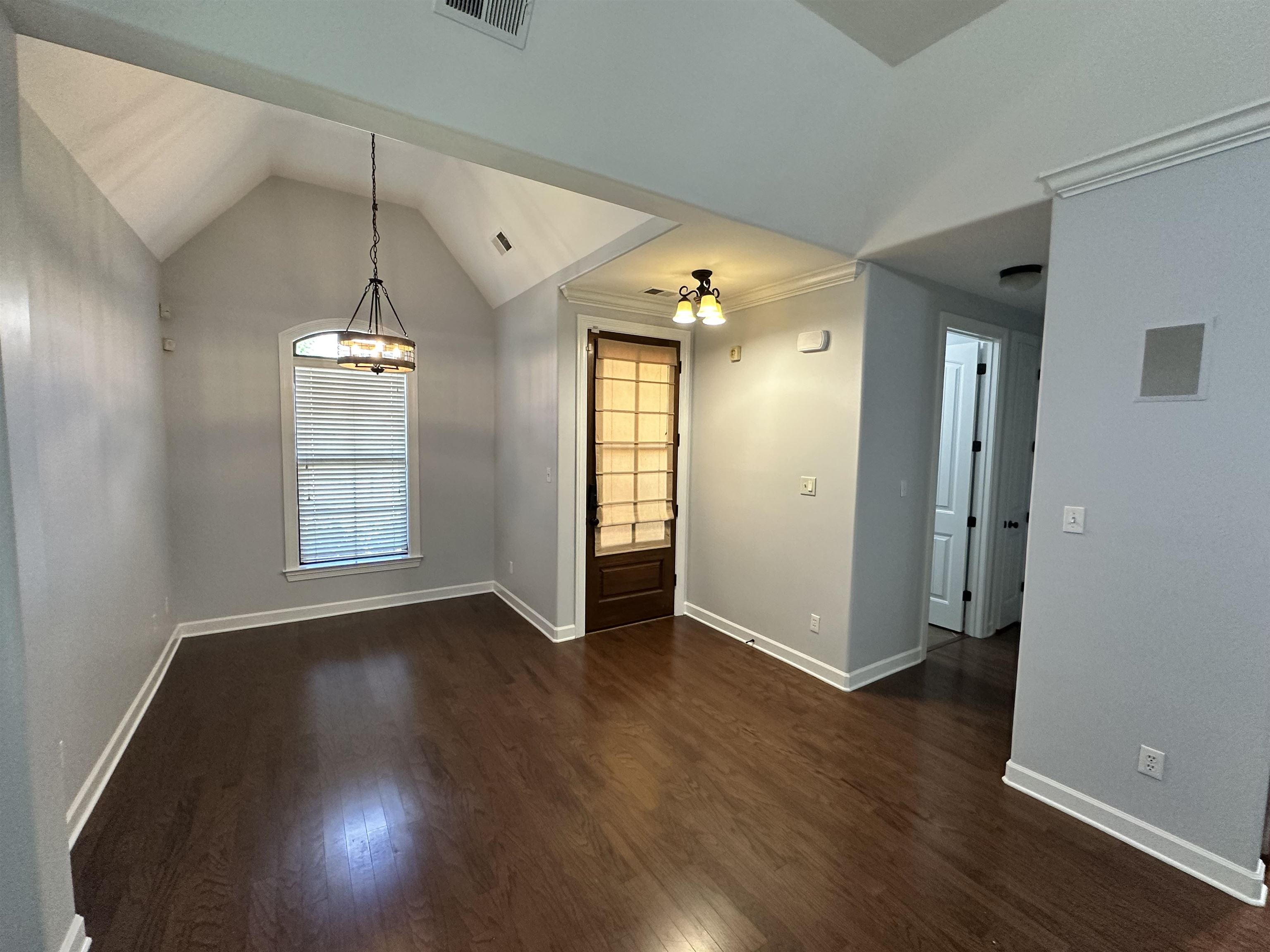 7303 Winterbrook Ln Property Photo 5